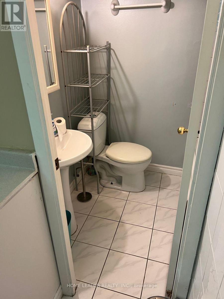 23 Franklin Avenue, Toronto, Ontario  M2N 1B7 - Photo 5 - C12458489