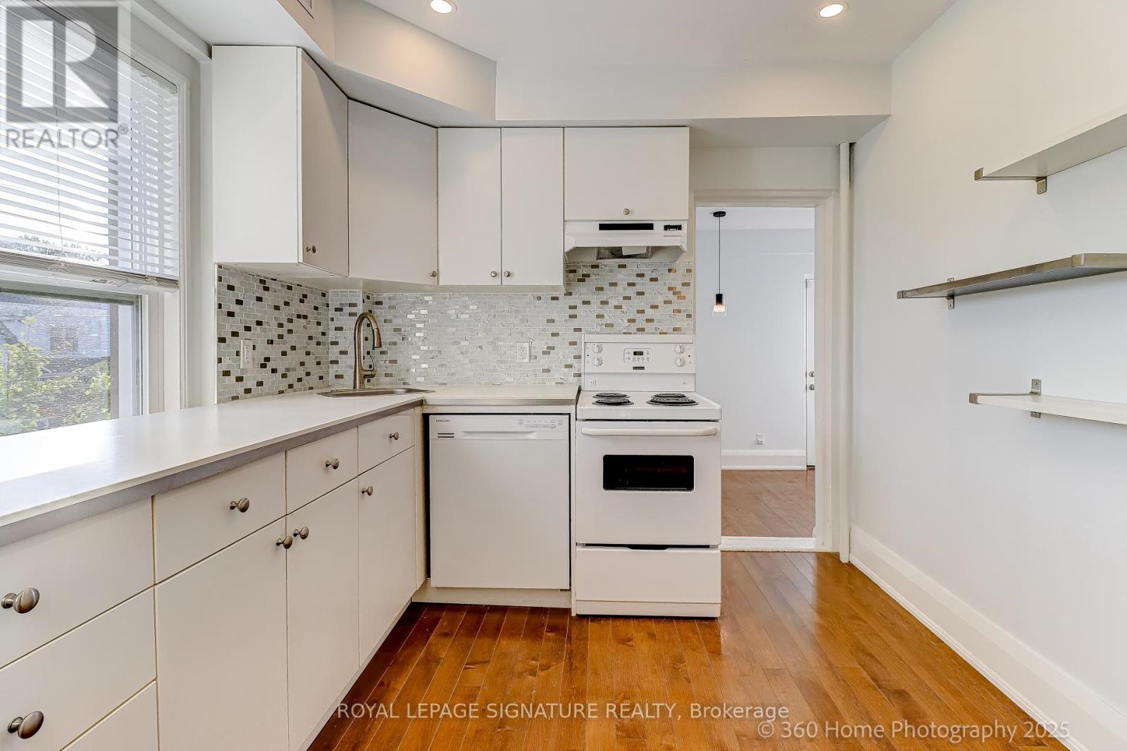 322 Silver Birch Avenue, Toronto, Ontario  M4E 3L5 - Photo 11 - E12458462