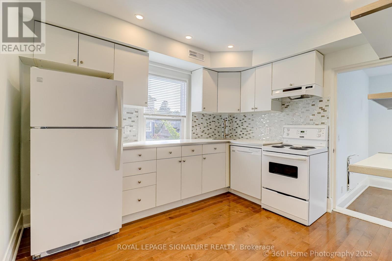 322 Silver Birch Avenue, Toronto, Ontario  M4E 3L5 - Photo 12 - E12458462