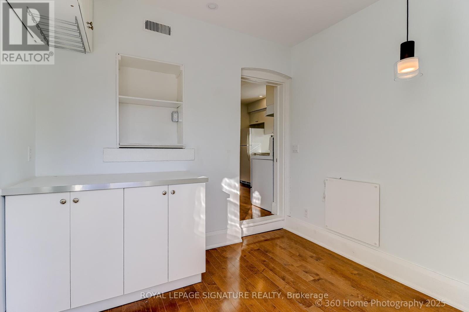 322 Silver Birch Avenue, Toronto, Ontario  M4E 3L5 - Photo 14 - E12458462