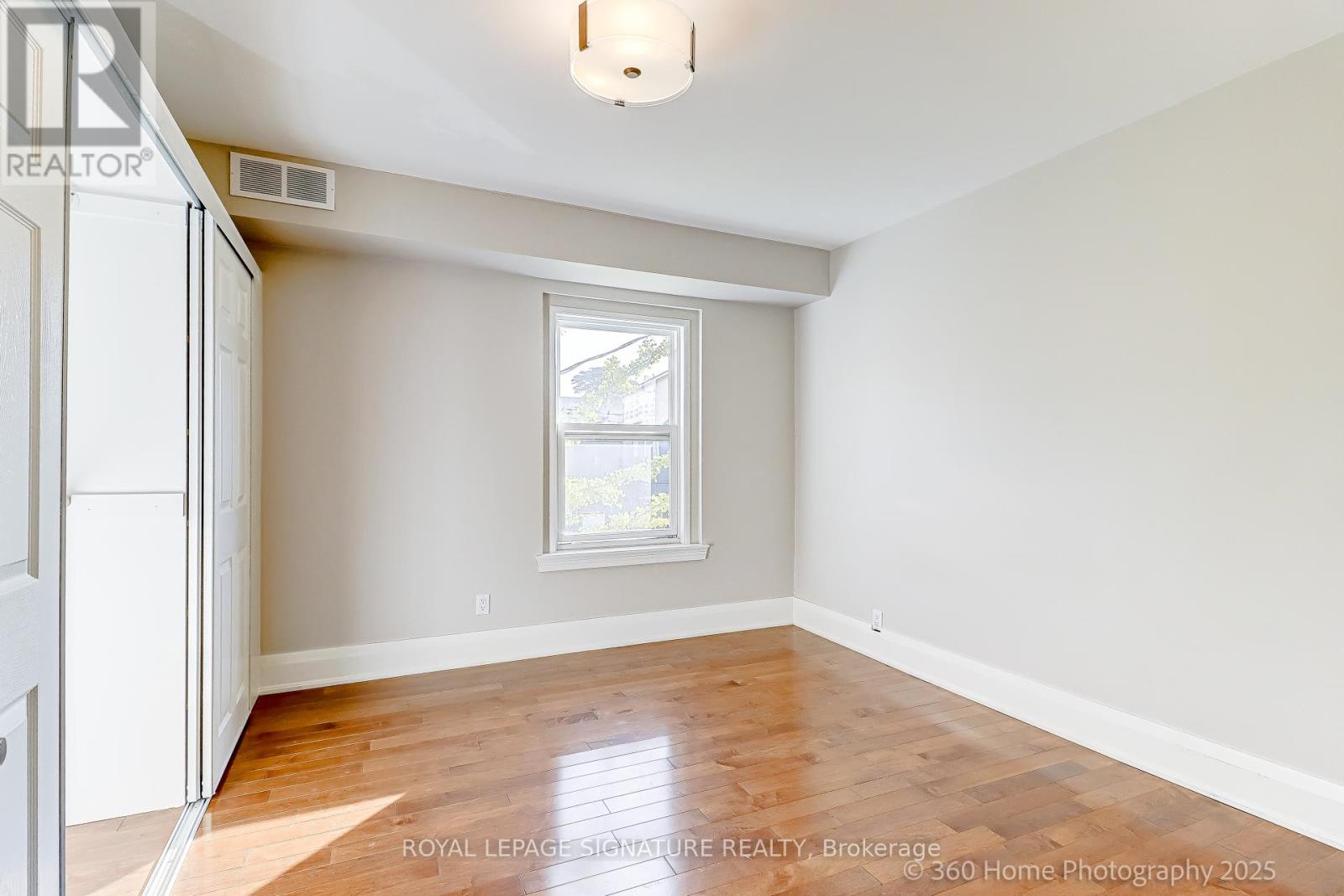 322 Silver Birch Avenue, Toronto, Ontario  M4E 3L5 - Photo 23 - E12458462