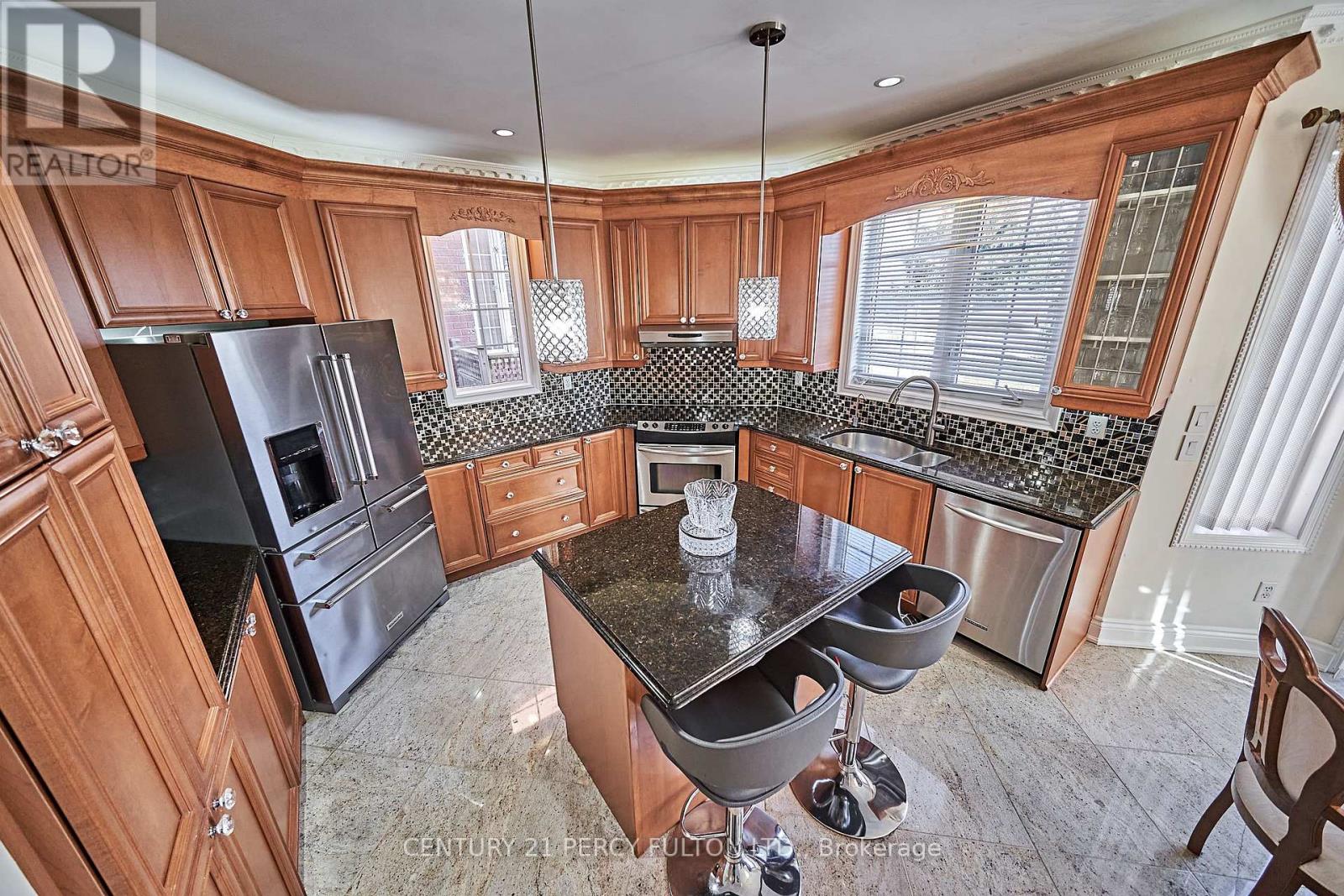 47 Vineyard Avenue, Whitby (Williamsburg), Ontario  L1P 1X5 - Photo 11 - E12458467