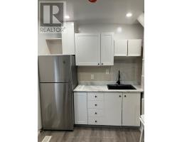 4 GREENOCK AVENUE, Toronto, Ontario