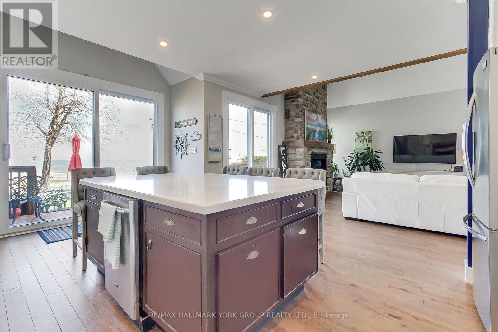 303 Lake Dr East Drive, Georgina, Ontario  L0E 1S0 - Photo 18 - N12458473