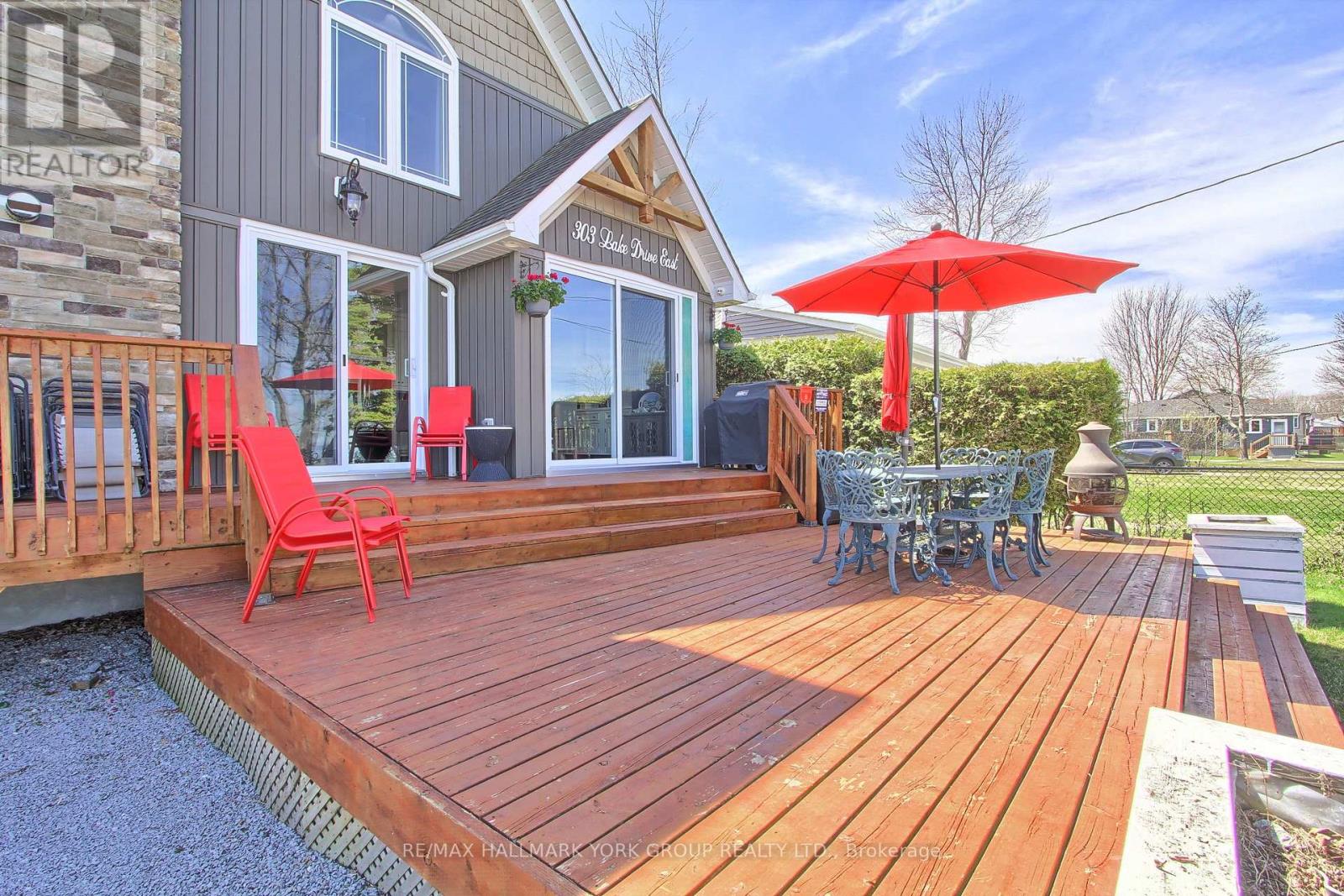 303 Lake Dr East Drive, Georgina, Ontario  L0E 1S0 - Photo 3 - N12458473