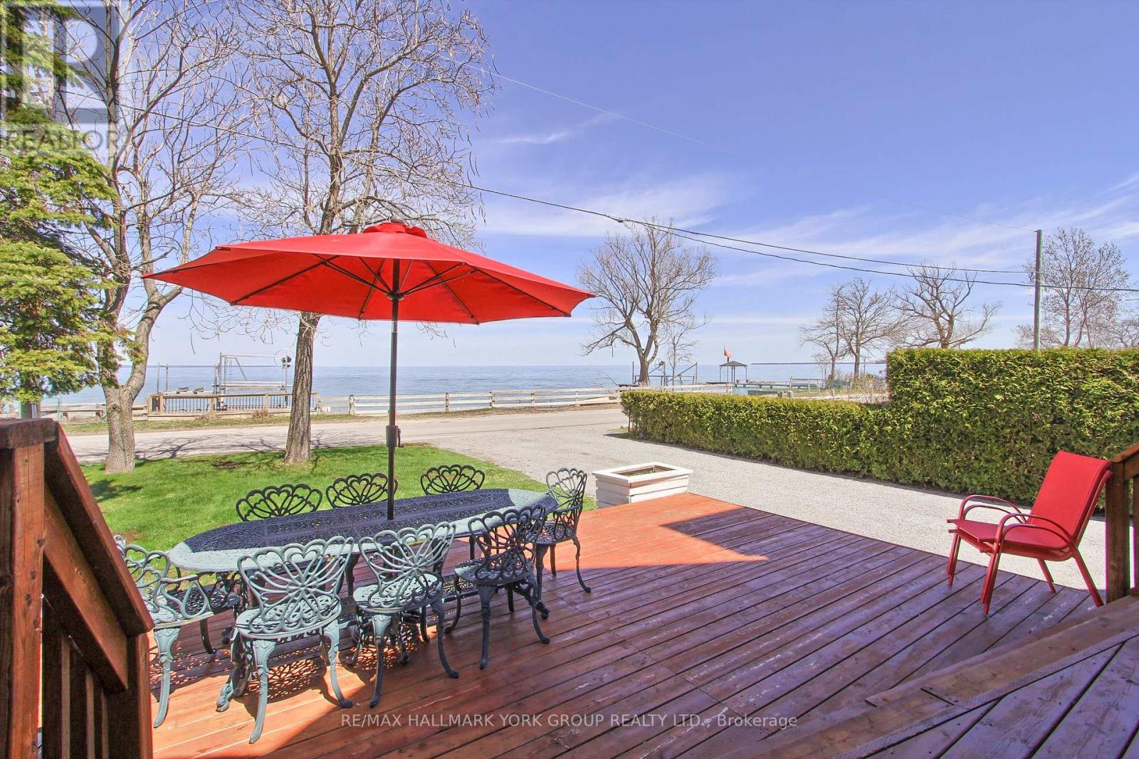 303 Lake Dr East Drive, Georgina, Ontario  L0E 1S0 - Photo 4 - N12458473