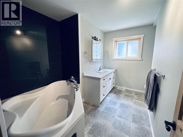 335 Clearview Crescent, Williams Lake, British Columbia  V2G 2H4 - Photo 16 - R3057692