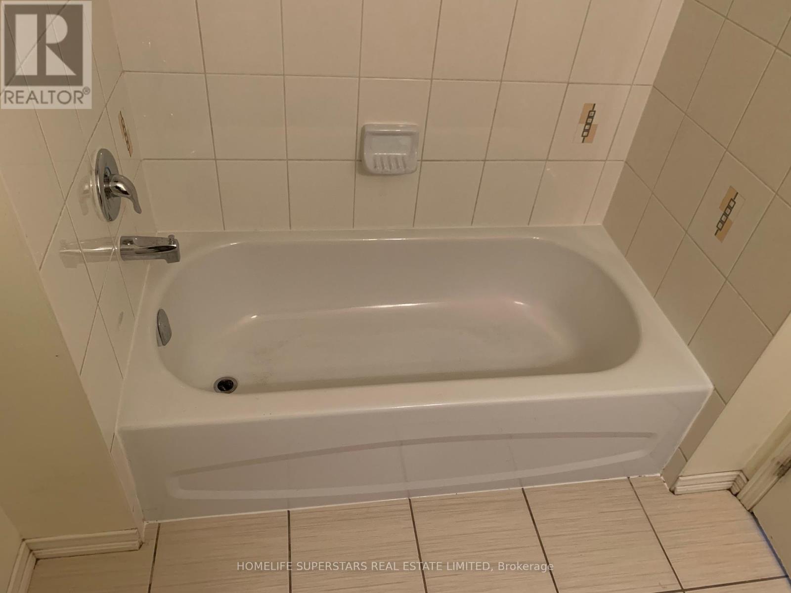 Upper - 72 Loftsmoor Drive, Brampton, Ontario  L6R 3R2 - Photo 20 - W12458455