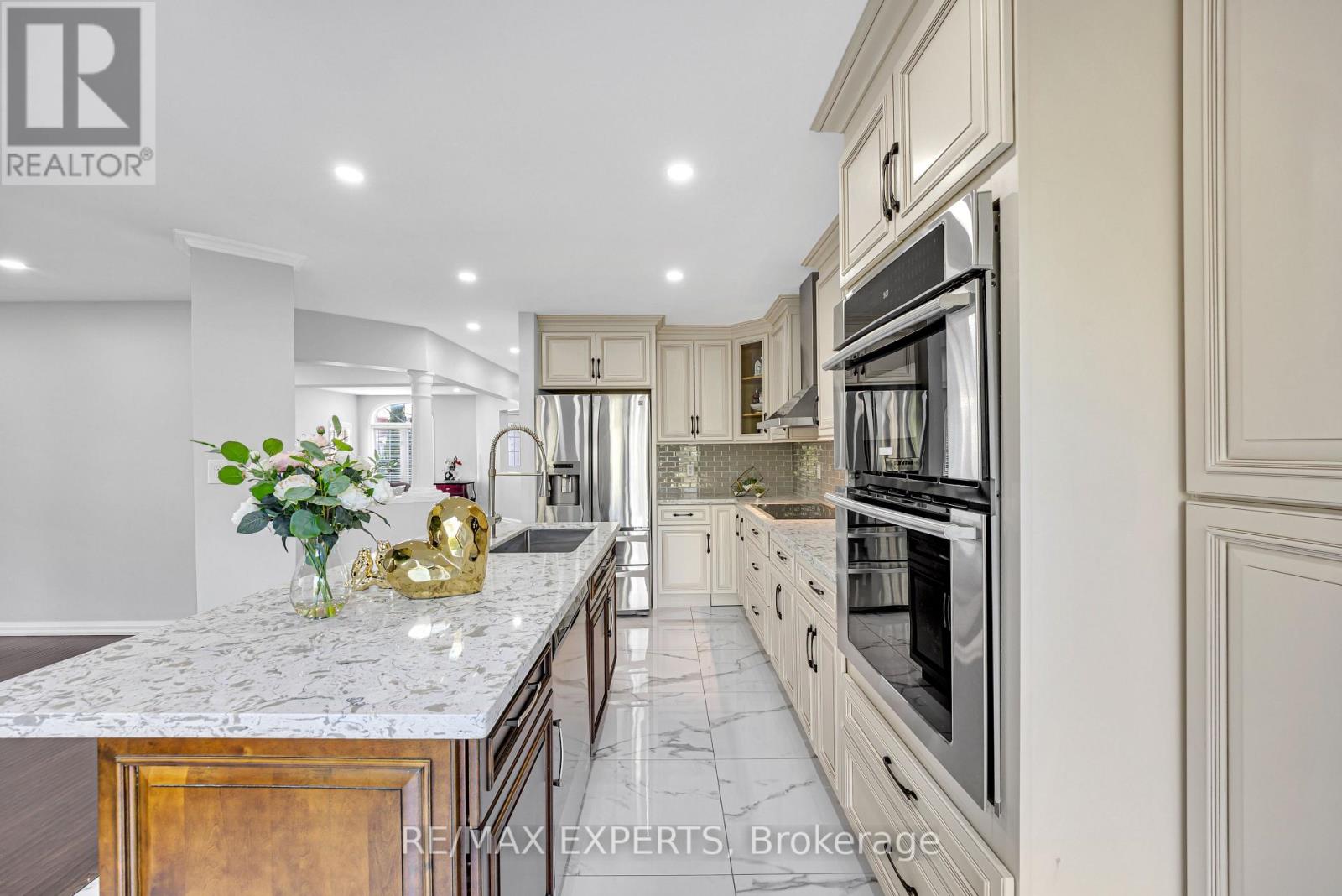1103 Blueheron Boulevard, Mississauga, Ontario  L5V 2J7 - Photo 15 - W12458464