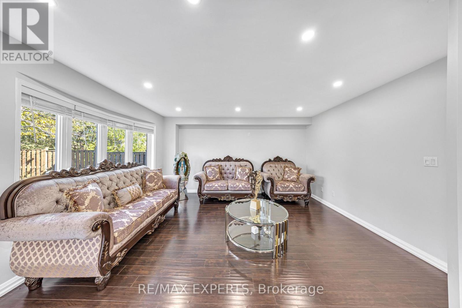 1103 Blueheron Boulevard, Mississauga, Ontario  L5V 2J7 - Photo 17 - W12458464