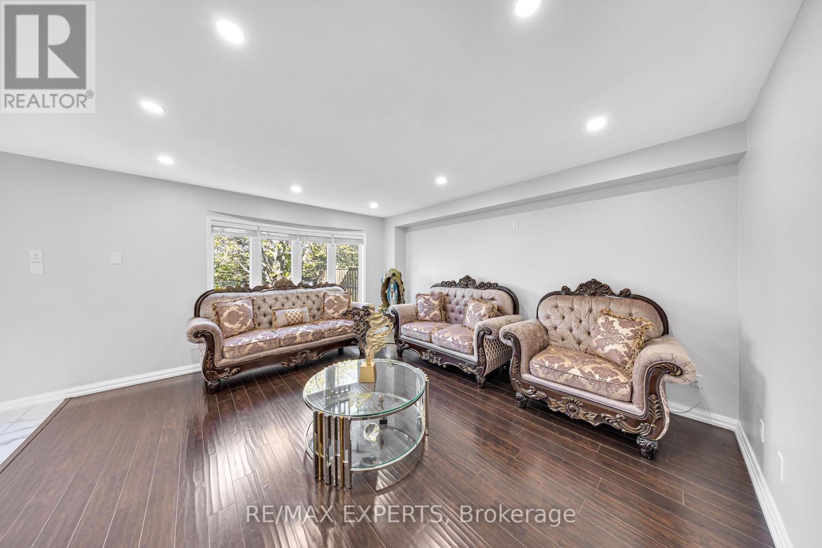 1103 Blueheron Boulevard, Mississauga, Ontario  L5V 2J7 - Photo 18 - W12458464