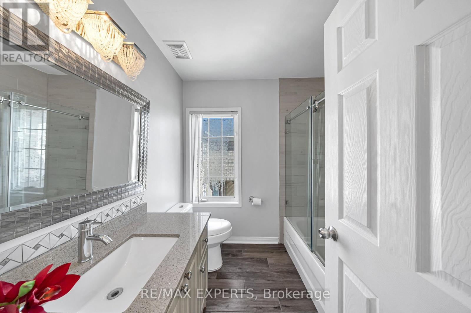 1103 Blueheron Boulevard, Mississauga, Ontario  L5V 2J7 - Photo 23 - W12458464