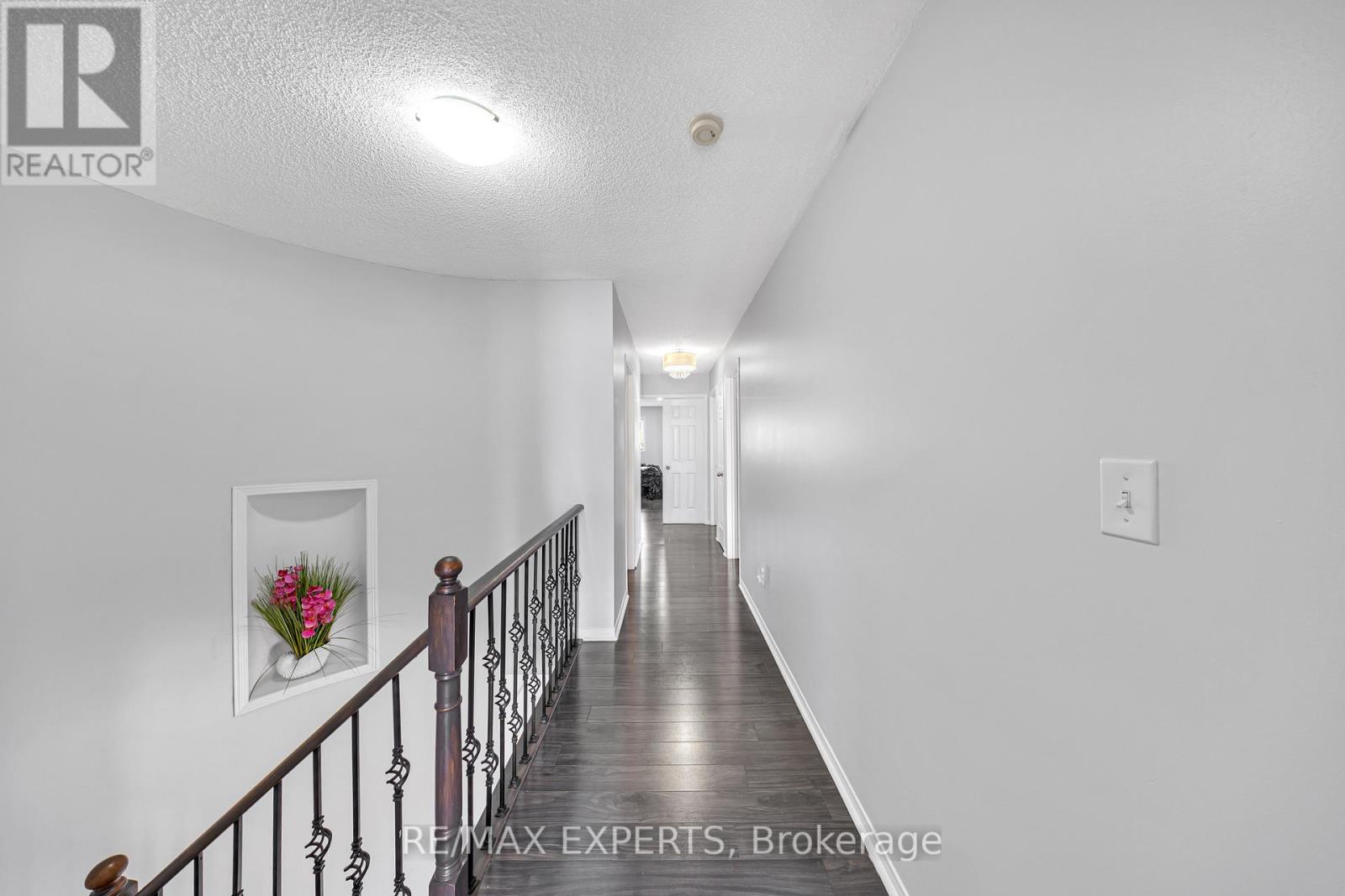 1103 Blueheron Boulevard, Mississauga, Ontario  L5V 2J7 - Photo 24 - W12458464