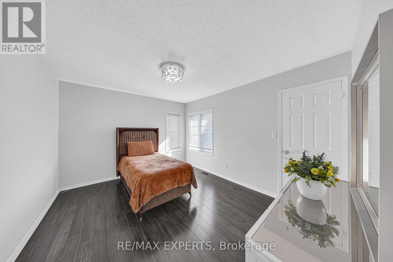 1103 Blueheron Boulevard, Mississauga, Ontario  L5V 2J7 - Photo 35 - W12458464