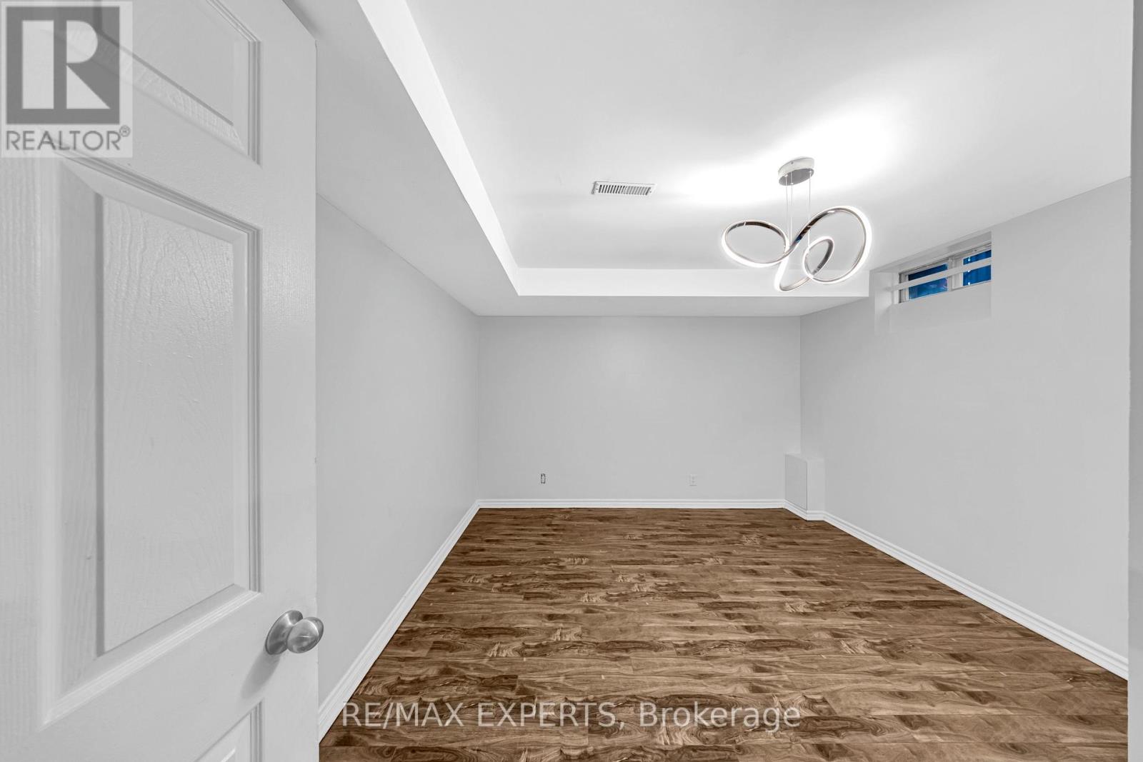 1103 Blueheron Boulevard, Mississauga, Ontario  L5V 2J7 - Photo 43 - W12458464