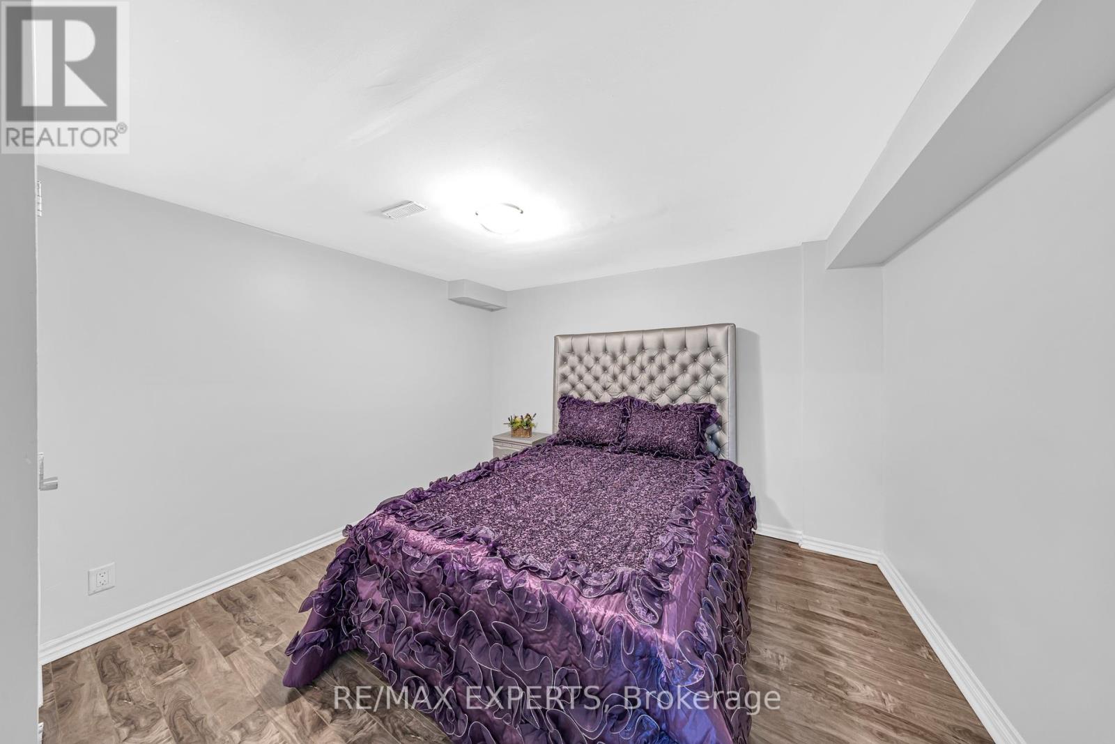 1103 Blueheron Boulevard, Mississauga, Ontario  L5V 2J7 - Photo 44 - W12458464