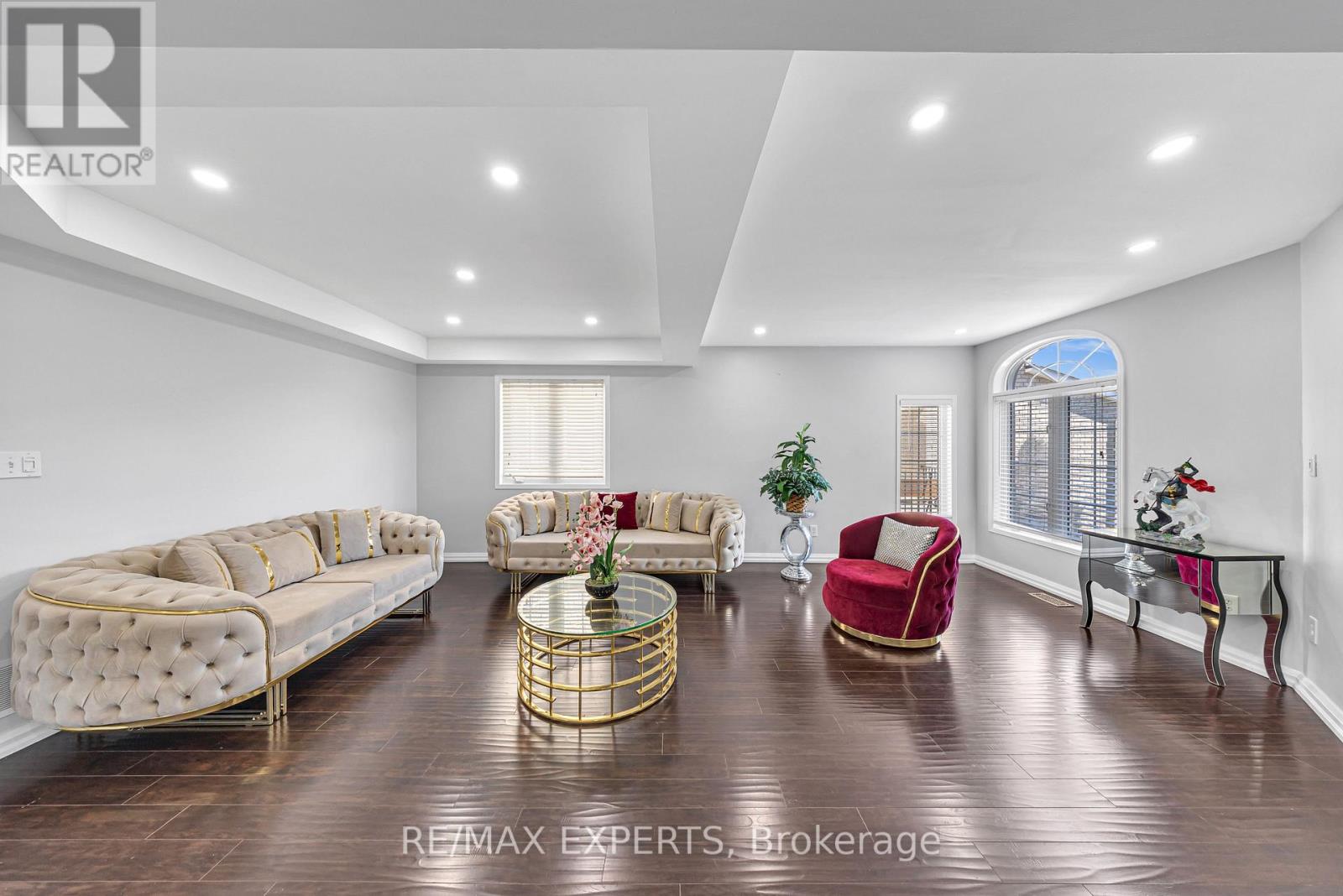 1103 Blueheron Boulevard, Mississauga, Ontario  L5V 2J7 - Photo 9 - W12458464