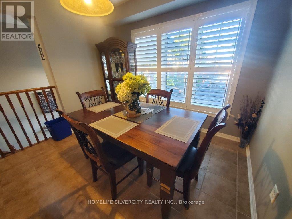 68 Lathbury Street, Brampton, Ontario  L7A 0R8 - Photo 5 - W12458484