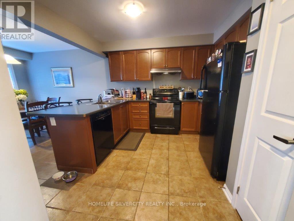 68 Lathbury Street, Brampton, Ontario  L7A 0R8 - Photo 8 - W12458484