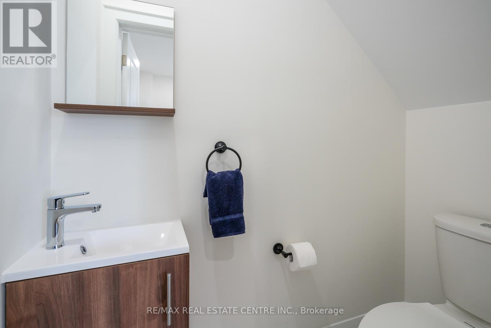 318 Clarence Street, Port Colborne, Ontario  L3K 3G8 - Photo 15 - X12458477