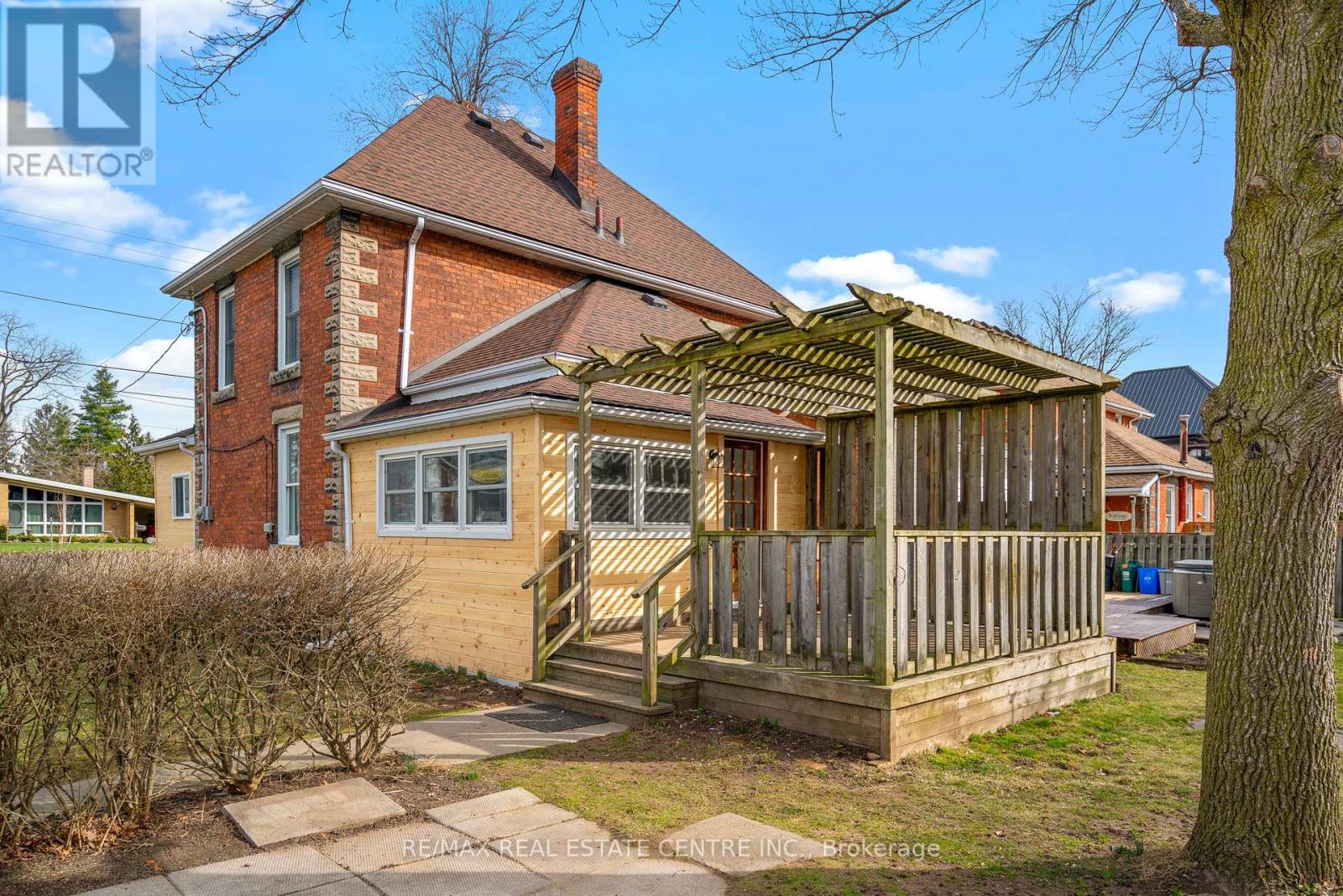 318 Clarence Street, Port Colborne, Ontario  L3K 3G8 - Photo 23 - X12458477