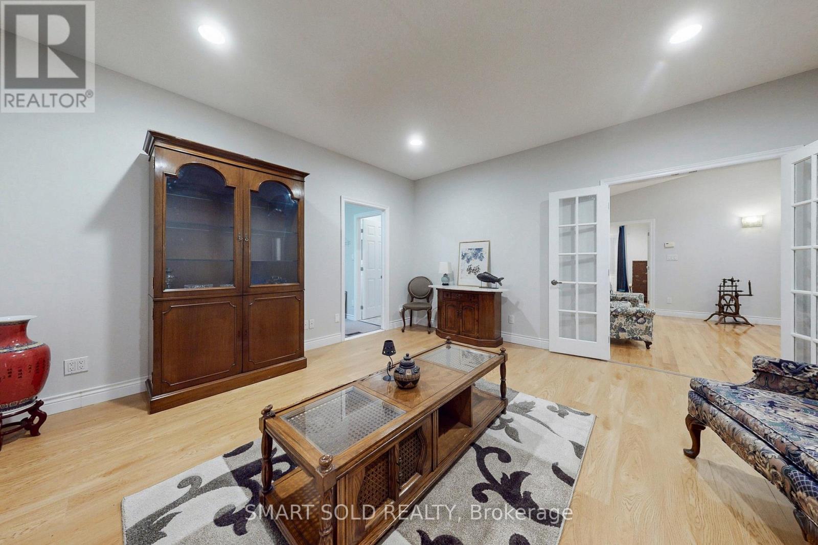 33 Carrying Place Road, Quinte West, Ontario  K8V 3E6 - Photo 10 - X12458481
