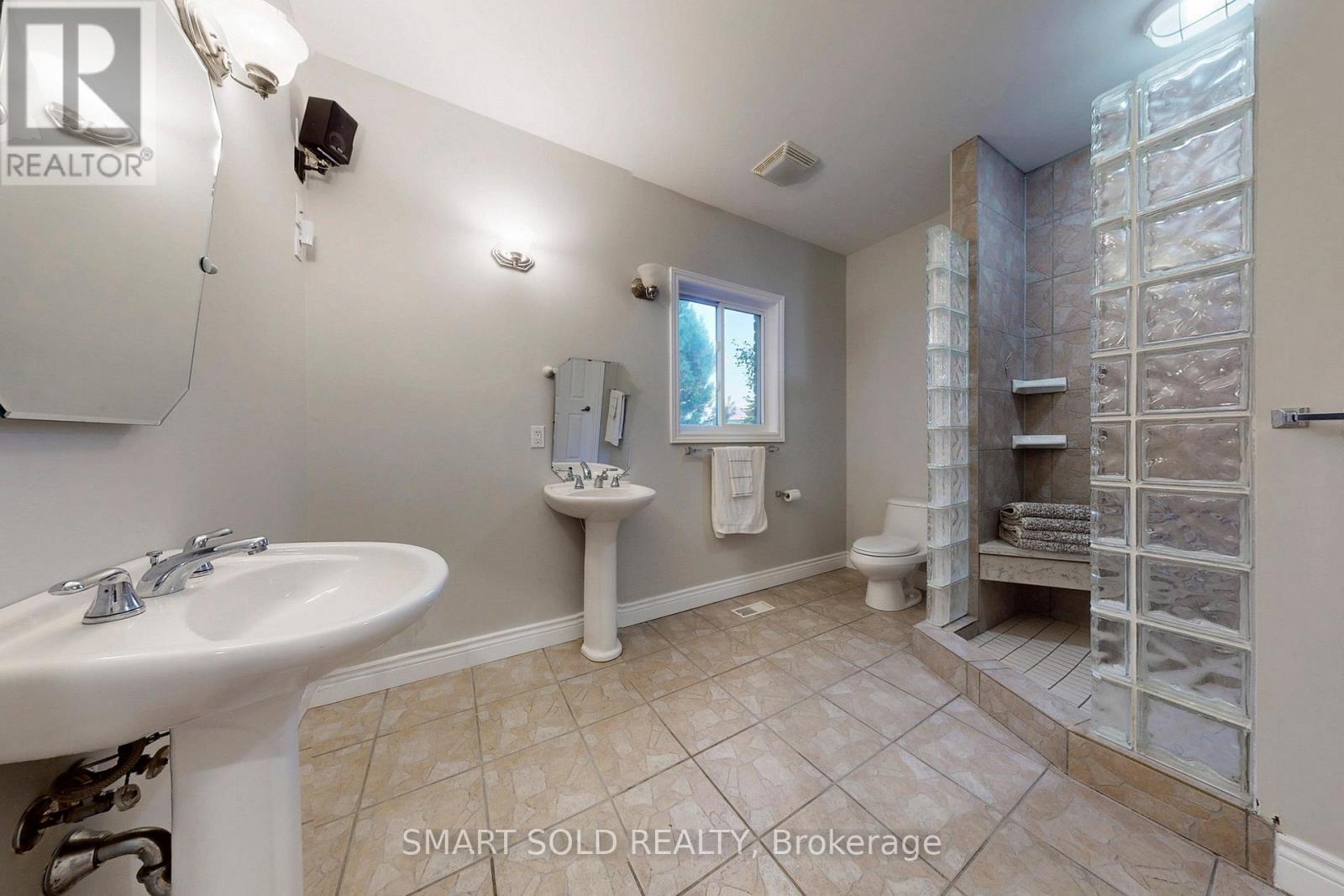 33 Carrying Place Road, Quinte West, Ontario  K8V 3E6 - Photo 24 - X12458481