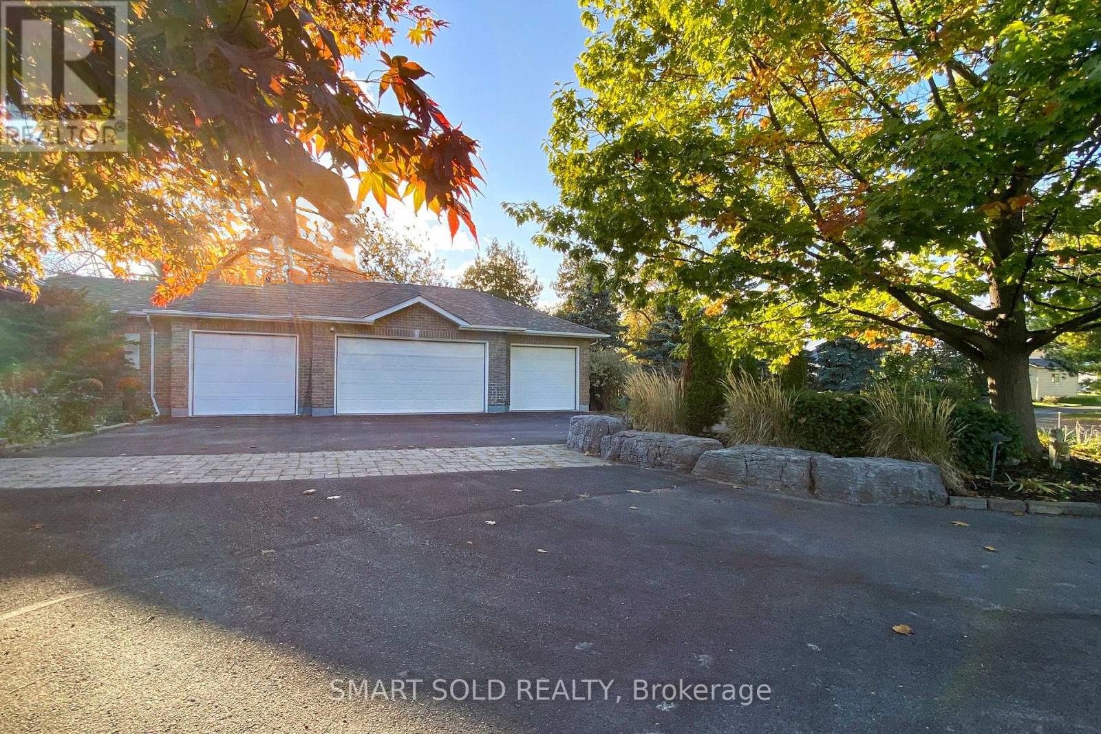 33 Carrying Place Road, Quinte West, Ontario  K8V 3E6 - Photo 3 - X12458481