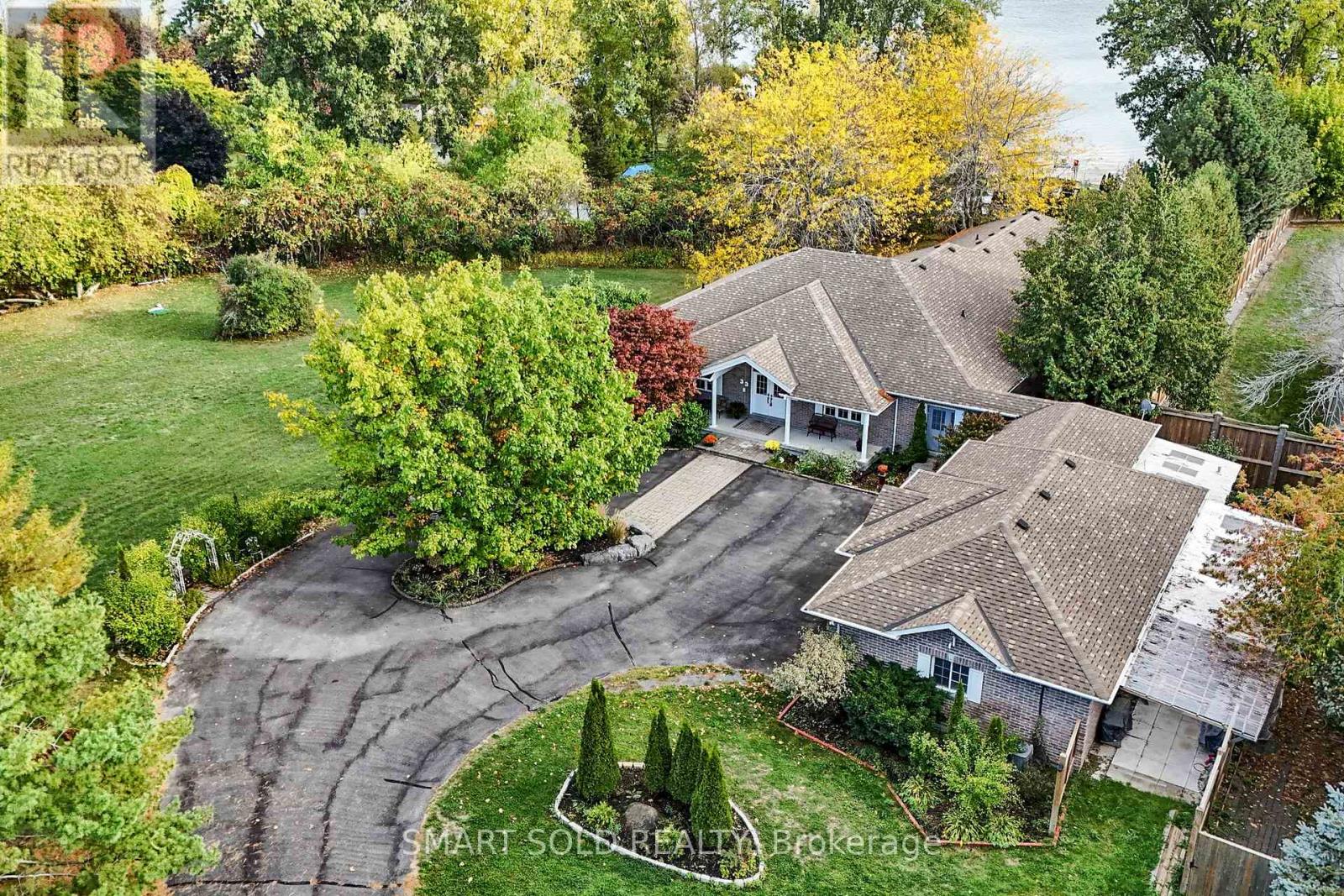 33 Carrying Place Road, Quinte West, Ontario  K8V 3E6 - Photo 4 - X12458481