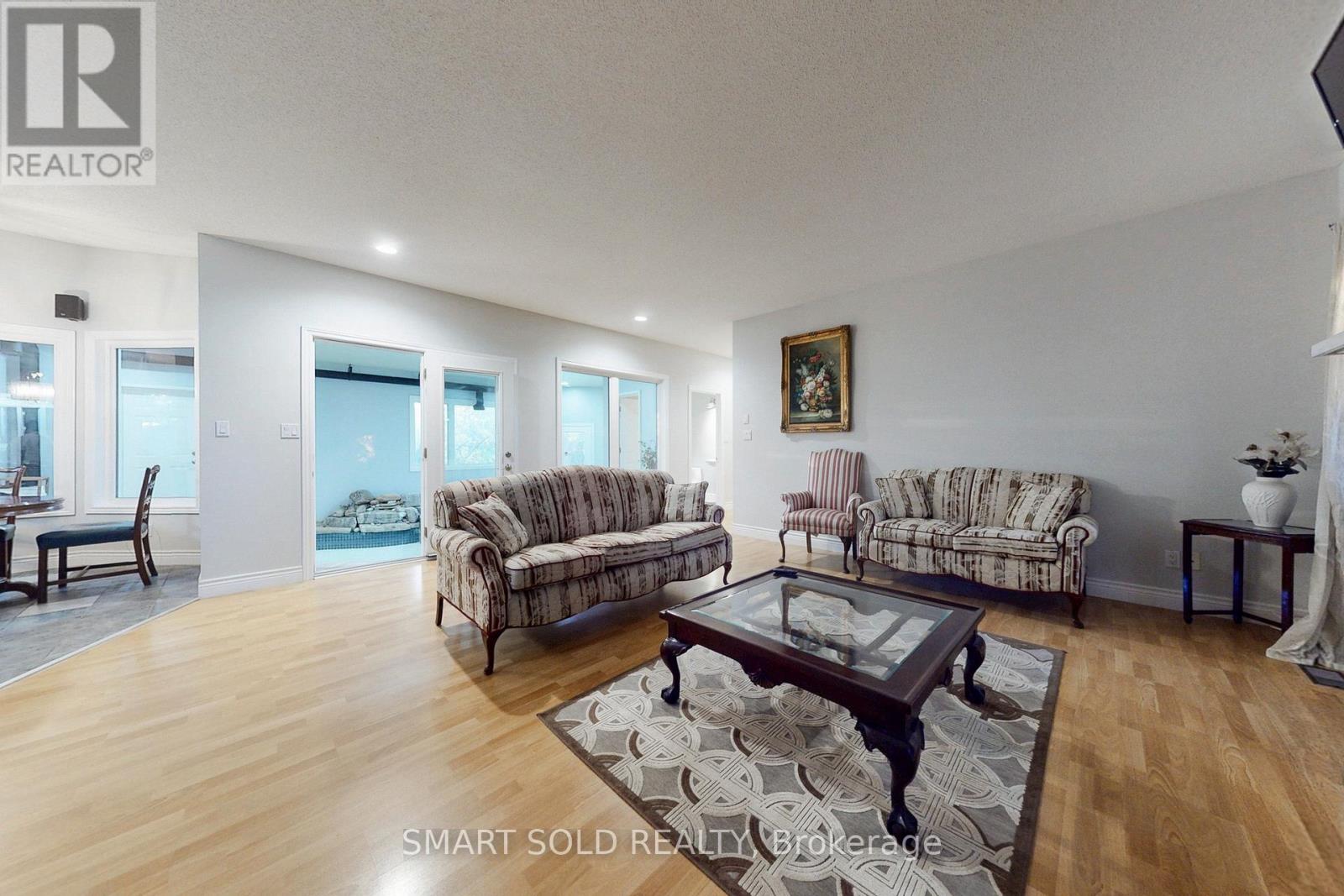 33 Carrying Place Road, Quinte West, Ontario  K8V 3E6 - Photo 8 - X12458481