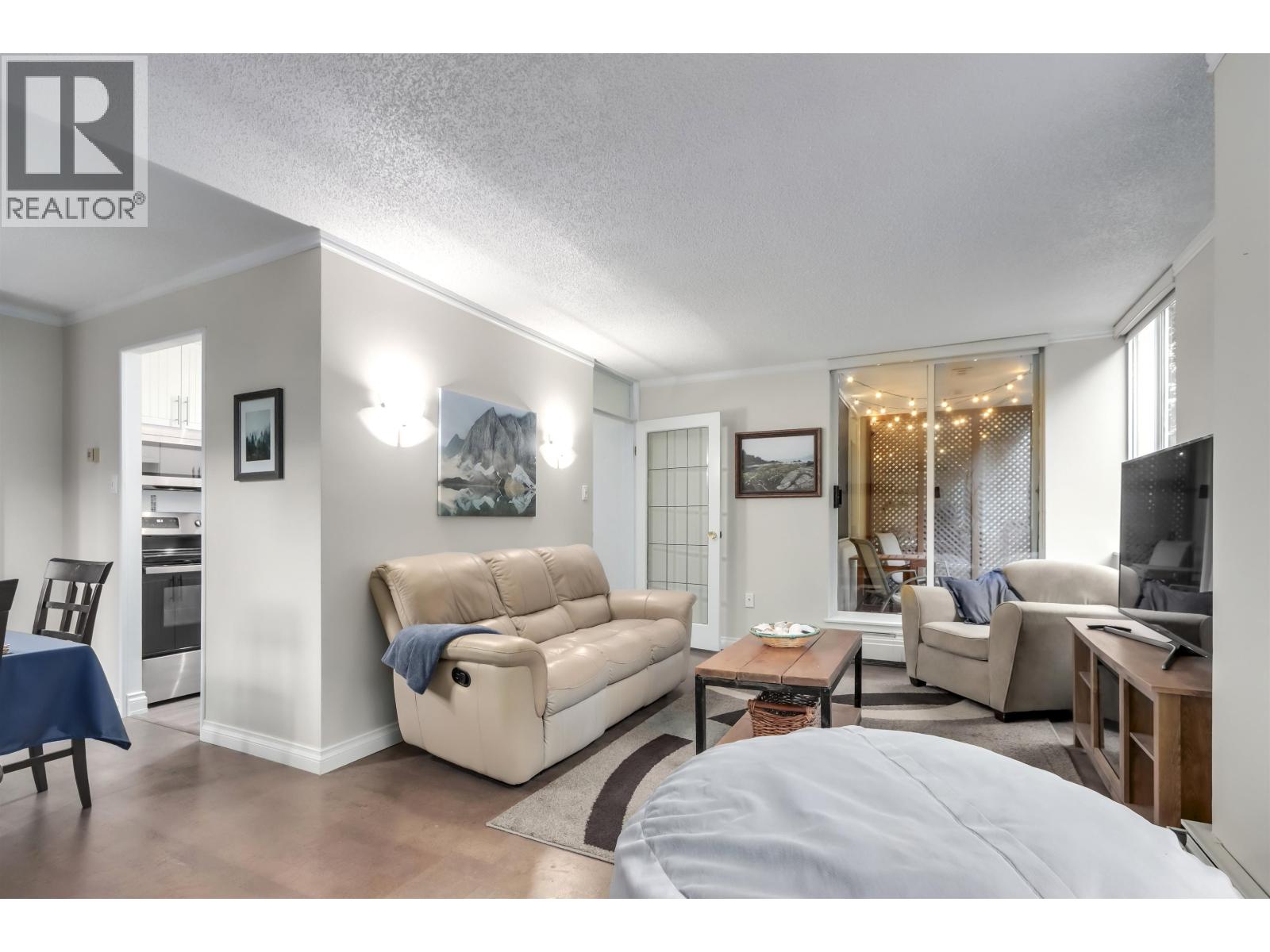 303 2004 Fullerton Avenue, North Vancouver, British Columbia  V7P 3G8 - Photo 6 - R3057698
