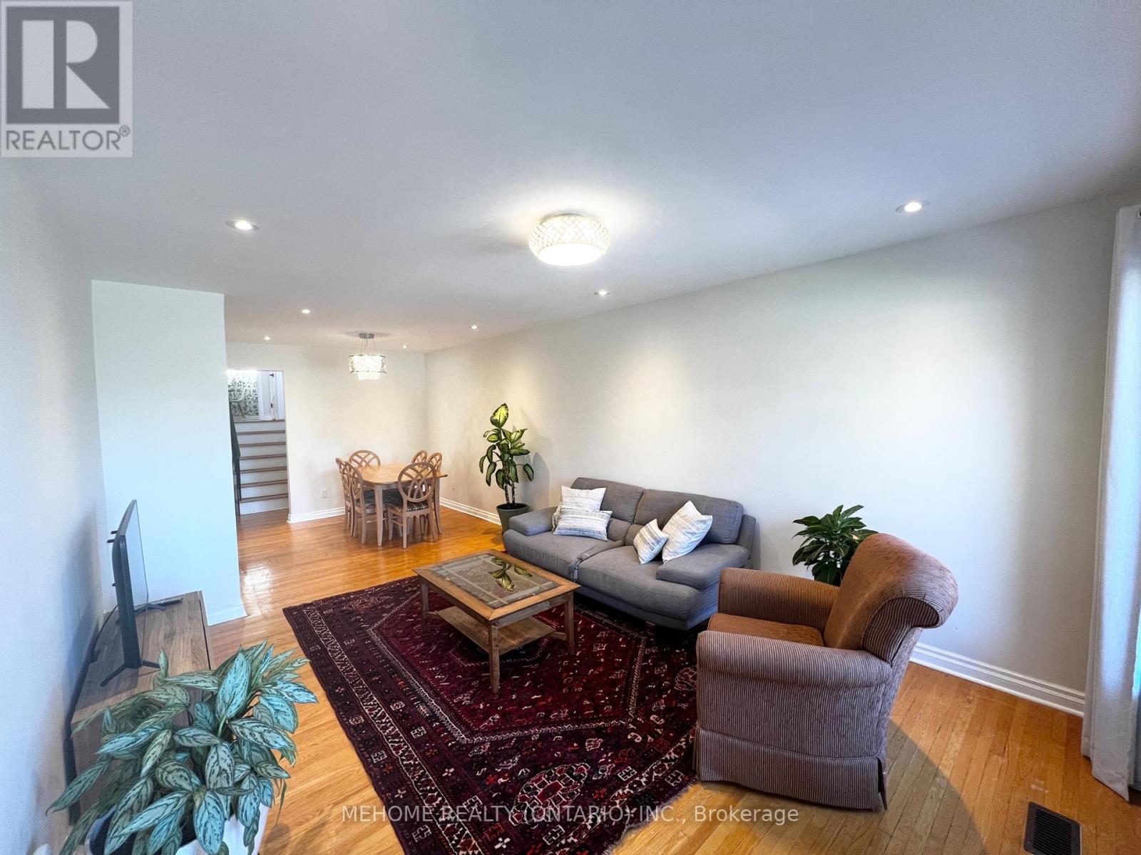 Upper - 126 Edmonton Drive, Toronto, Ontario  M2J 3X1 - Photo 4 - C12458500