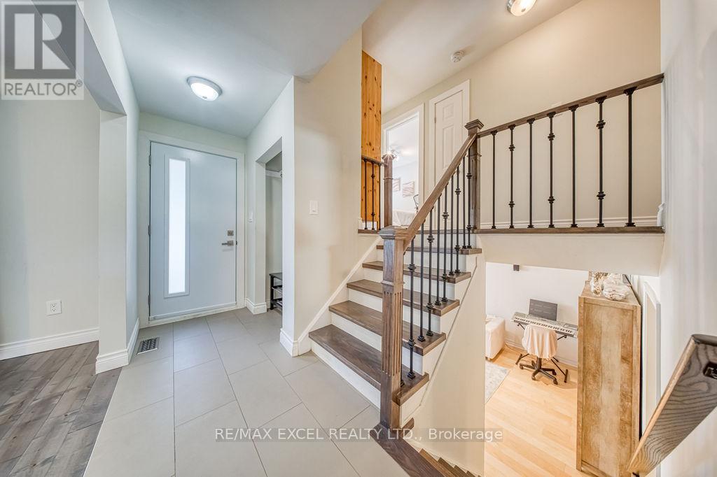 61 Corning Road, Toronto, Ontario  M2J 2L9 - Photo 4 - C12458501