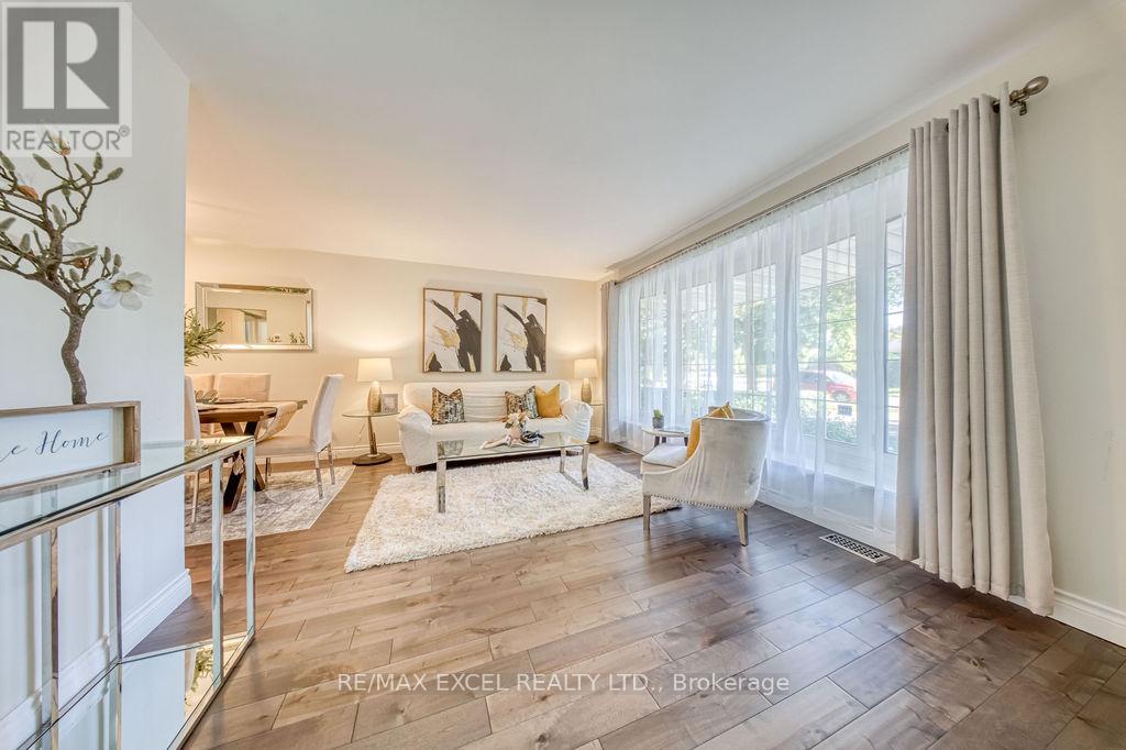 61 Corning Road, Toronto, Ontario  M2J 2L9 - Photo 6 - C12458501