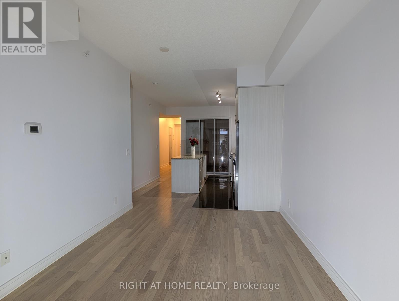 Sw416 - 9191 Yonge Street, Richmond Hill, Ontario  L4C 1E2 - Photo 18 - N12431926