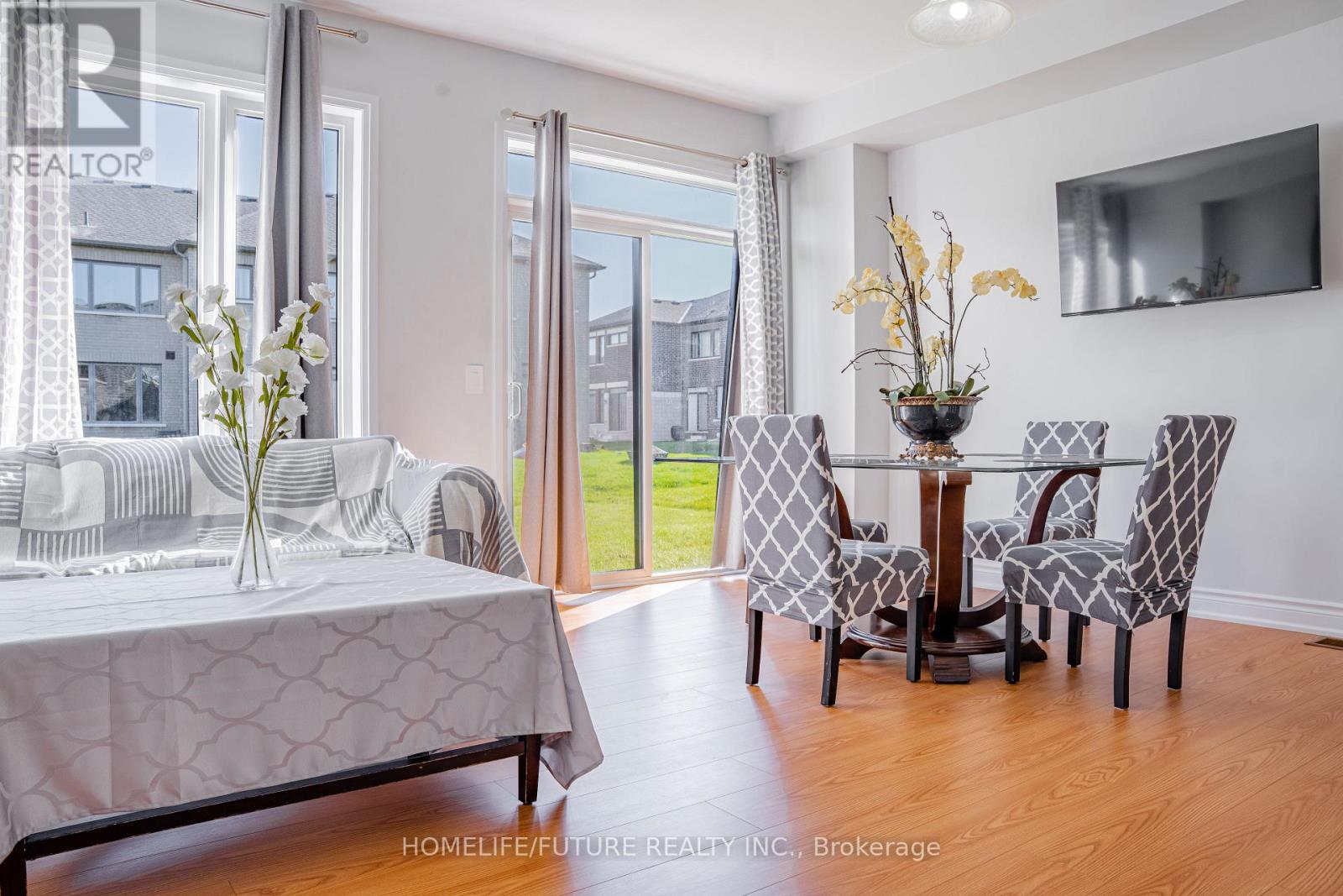 42 Keenan Street, Kawartha Lakes, Ontario  K9V 6C2 - Photo 11 - X12379348