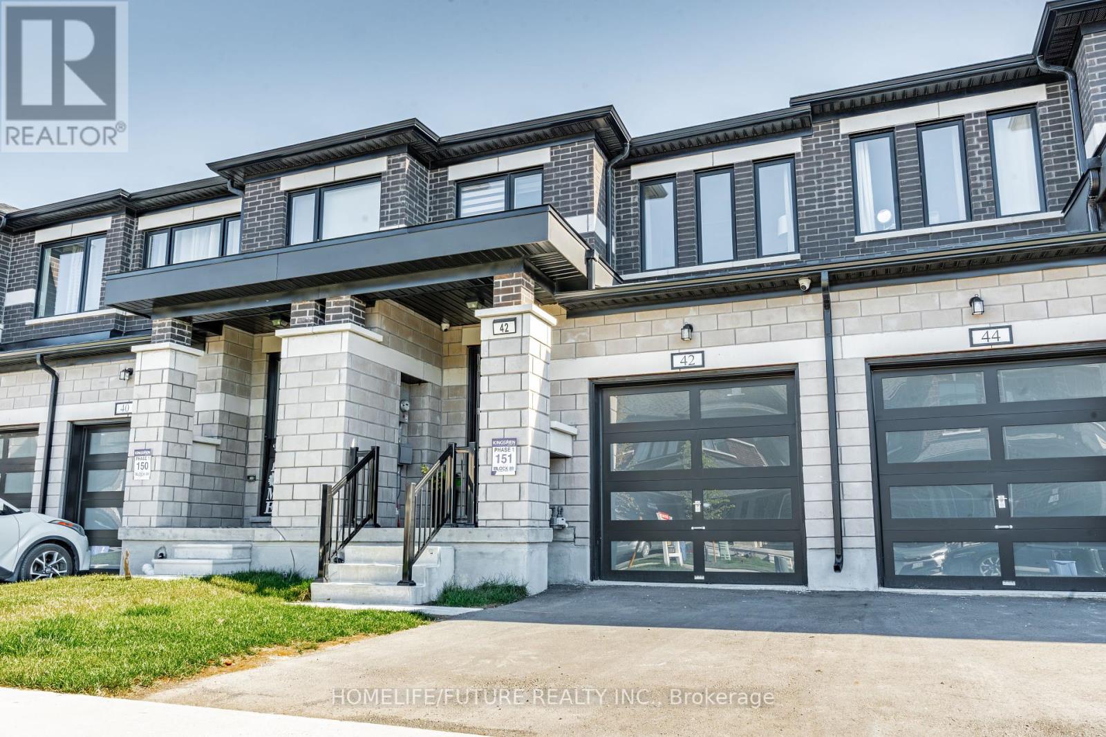 42 Keenan Street, Kawartha Lakes, Ontario  K9V 6C2 - Photo 2 - X12379348
