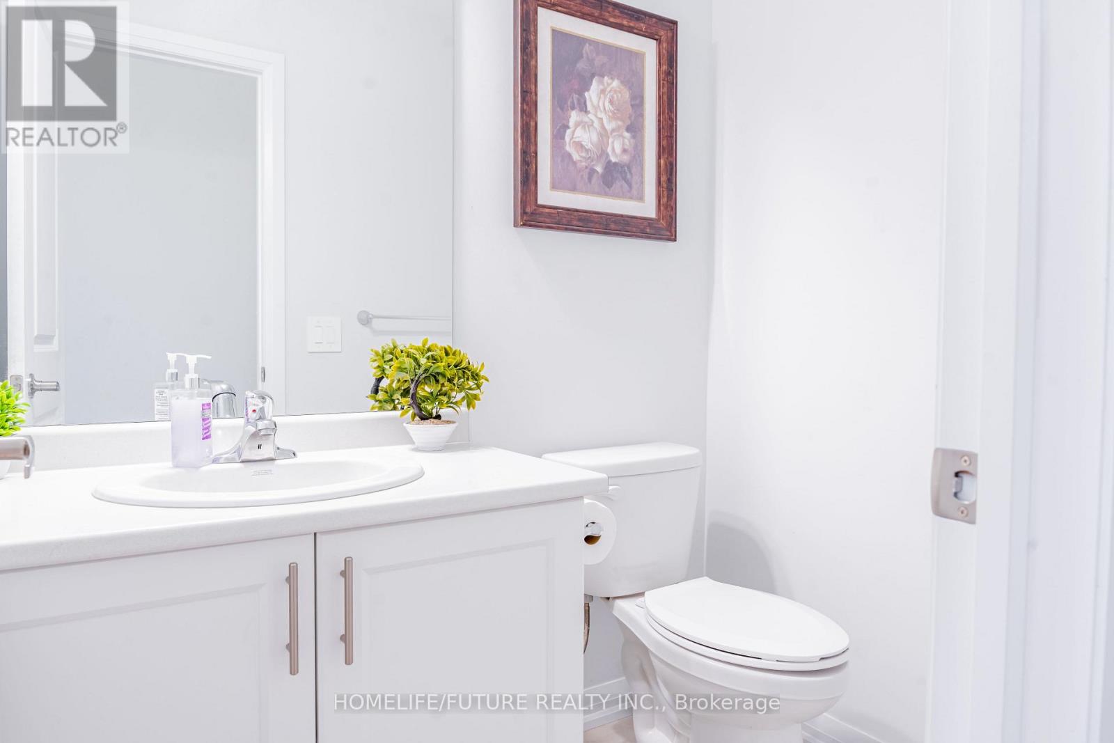 42 Keenan Street, Kawartha Lakes, Ontario  K9V 6C2 - Photo 6 - X12379348