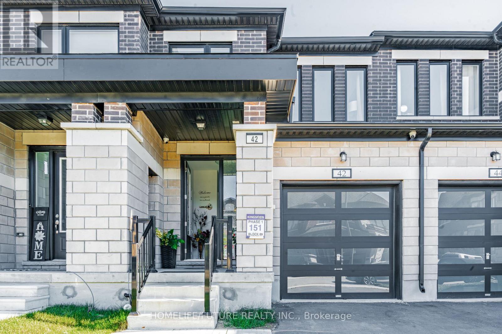42 Keenan Street, Kawartha Lakes, Ontario  K9V 6C2 - Photo 3 - X12379348