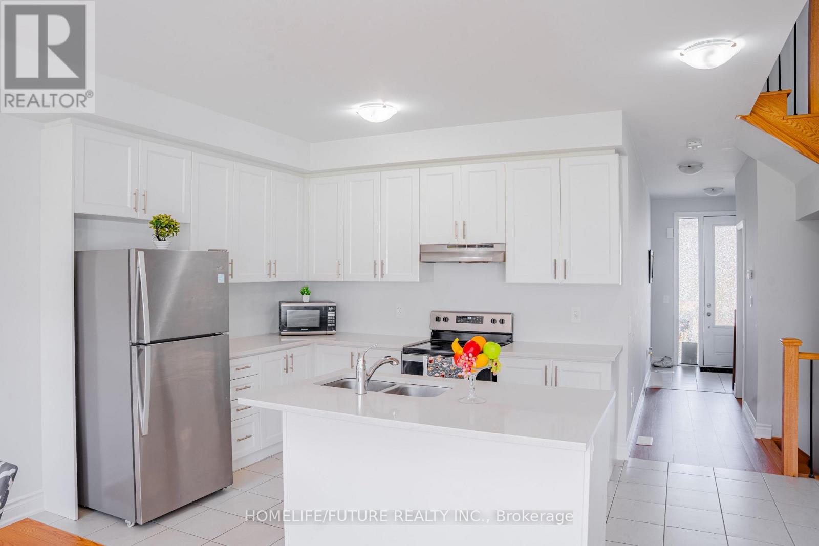 42 Keenan Street, Kawartha Lakes, Ontario  K9V 6C2 - Photo 8 - X12379348