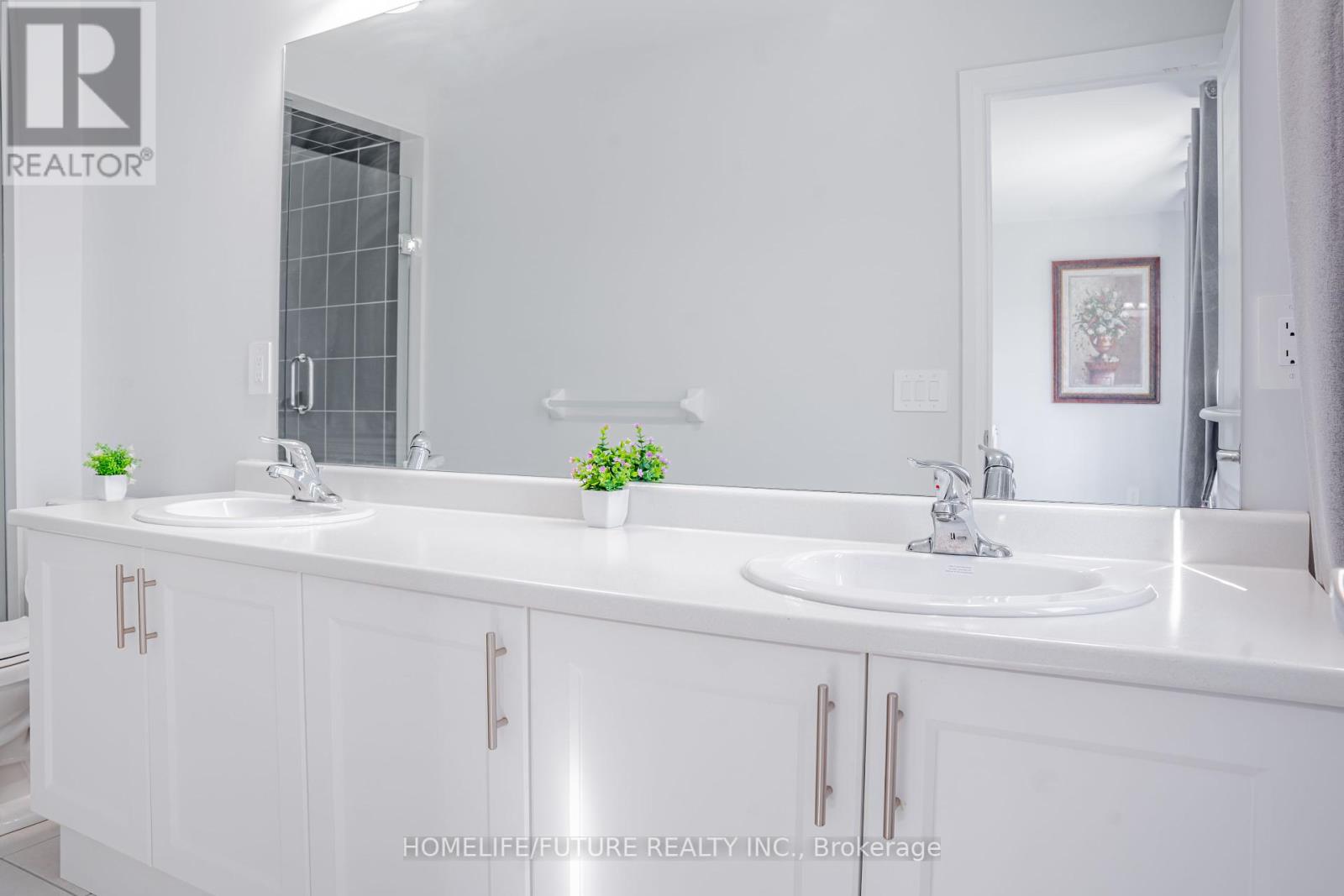 42 Keenan Street, Kawartha Lakes, Ontario  K9V 6C2 - Photo 23 - X12379348
