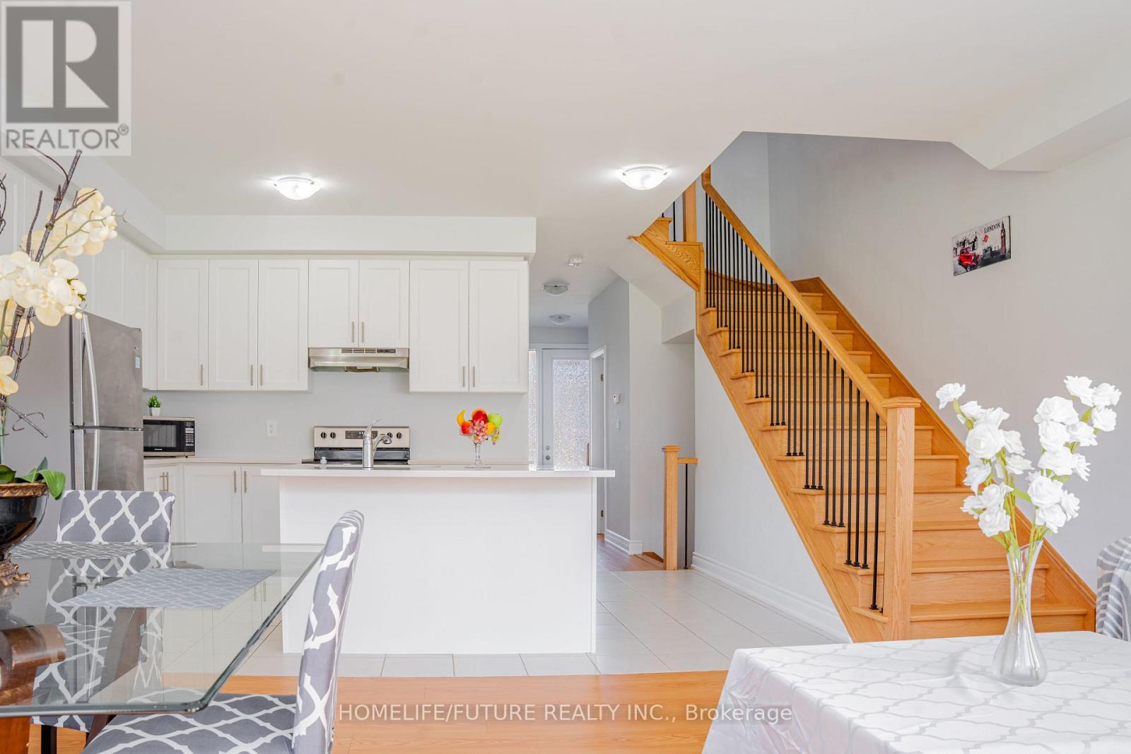42 Keenan Street, Kawartha Lakes, Ontario  K9V 6C2 - Photo 7 - X12379348