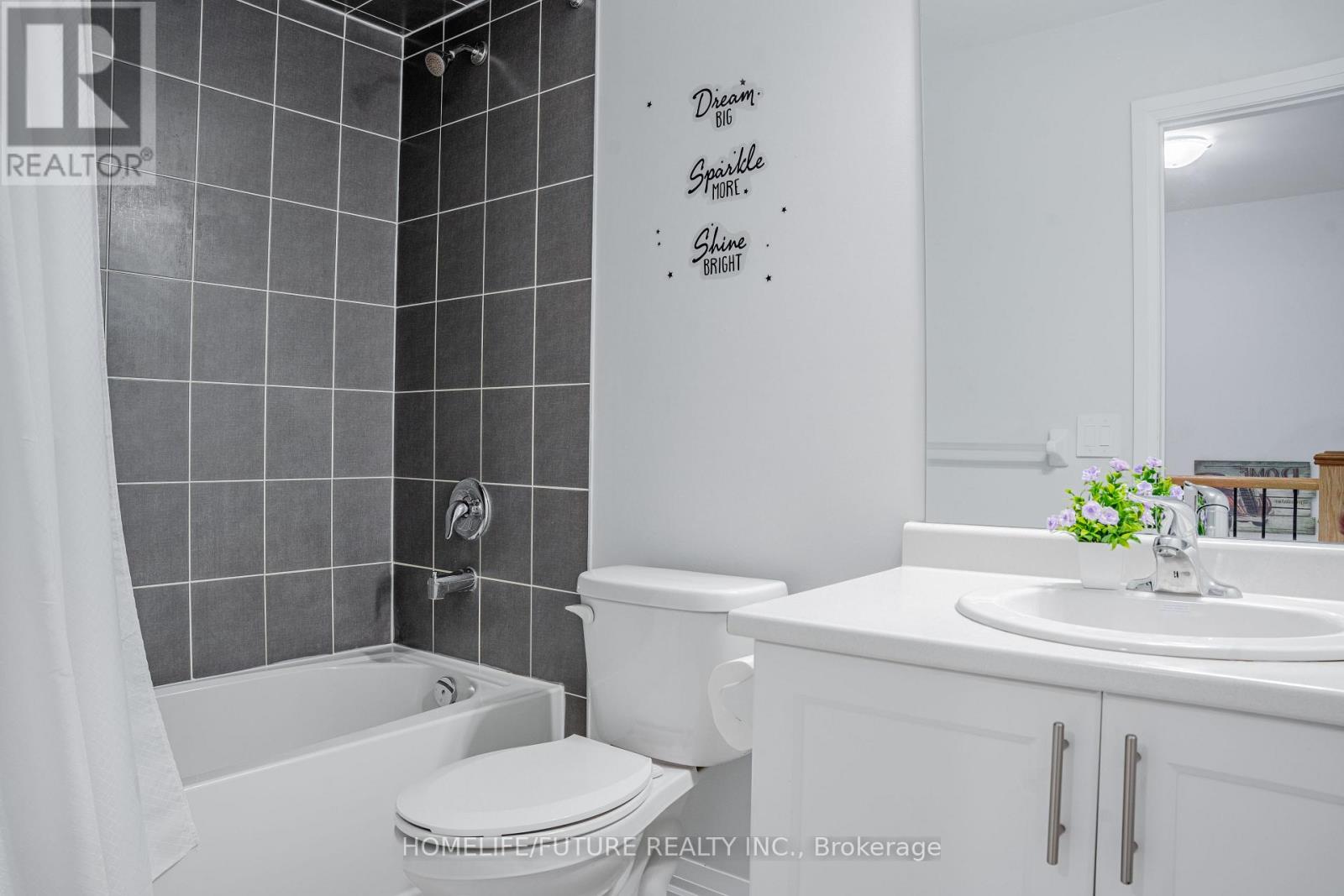 42 Keenan Street, Kawartha Lakes, Ontario  K9V 6C2 - Photo 27 - X12379348