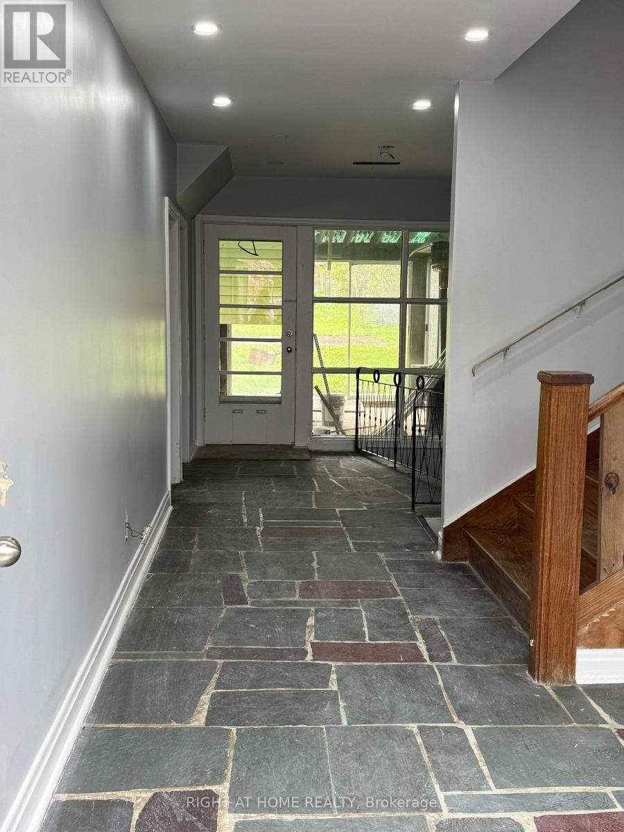 115 Main Street S, Brampton, Ontario  L6W 2C9 - Photo 3 - W12458504