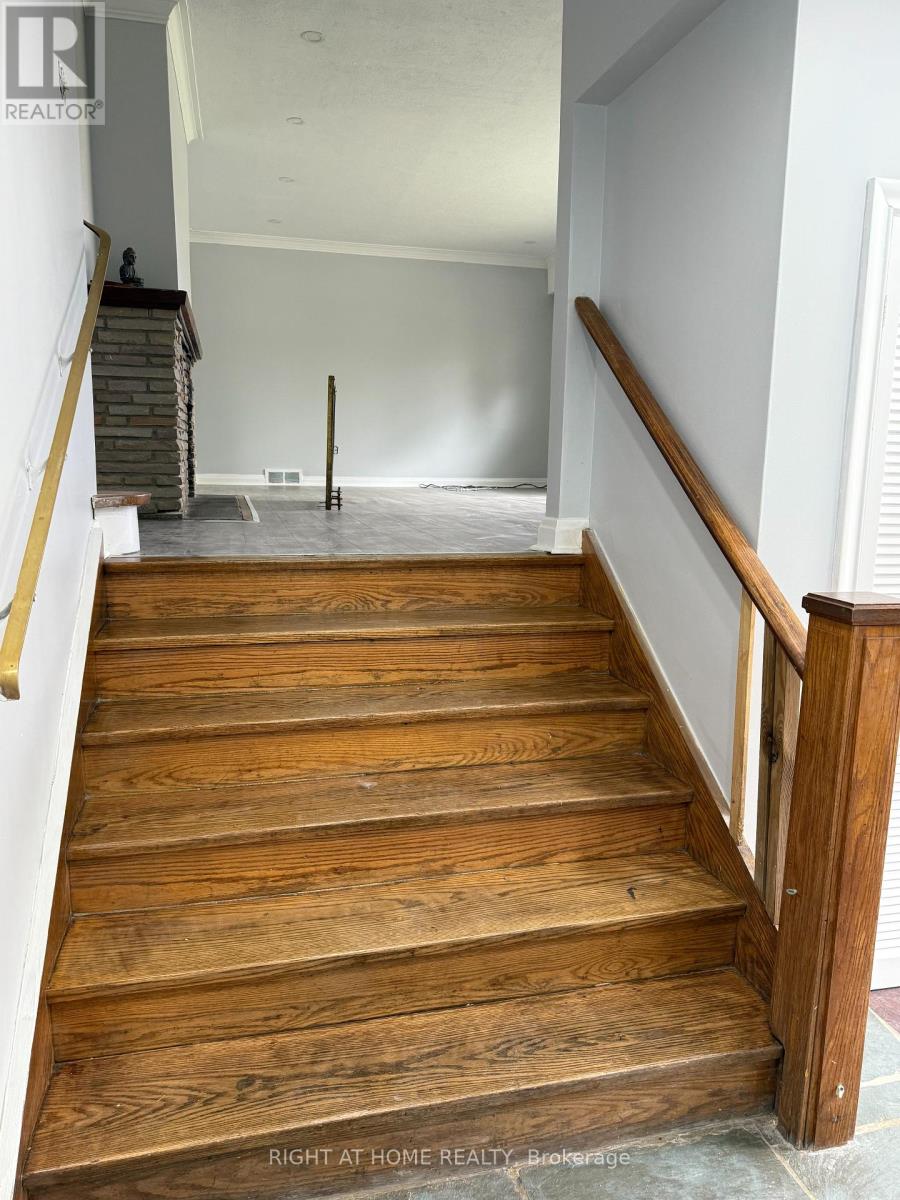 115 Main Street S, Brampton, Ontario  L6W 2C9 - Photo 5 - W12458504