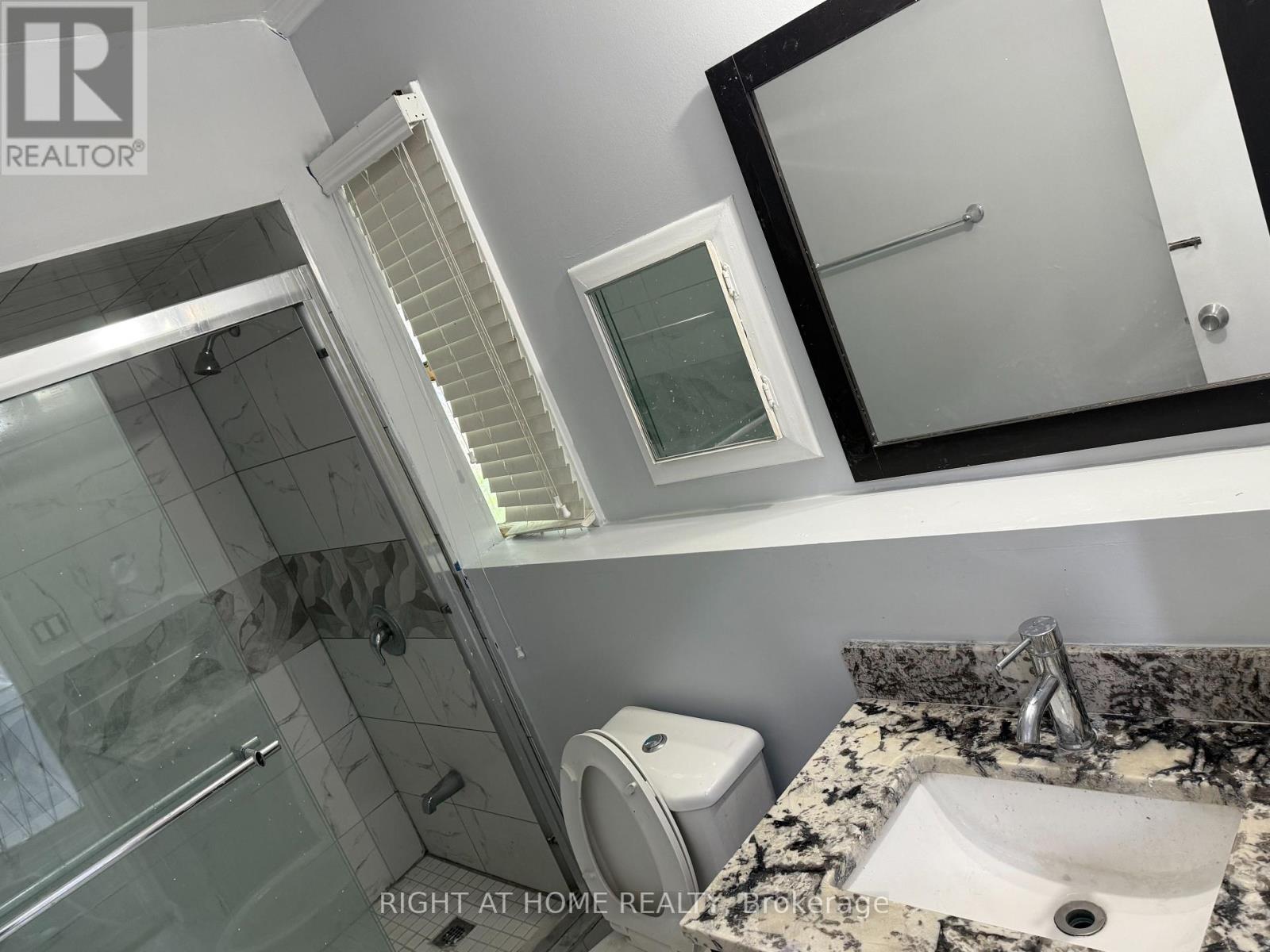 115 Main Street S, Brampton, Ontario  L6W 2C9 - Photo 8 - W12458504