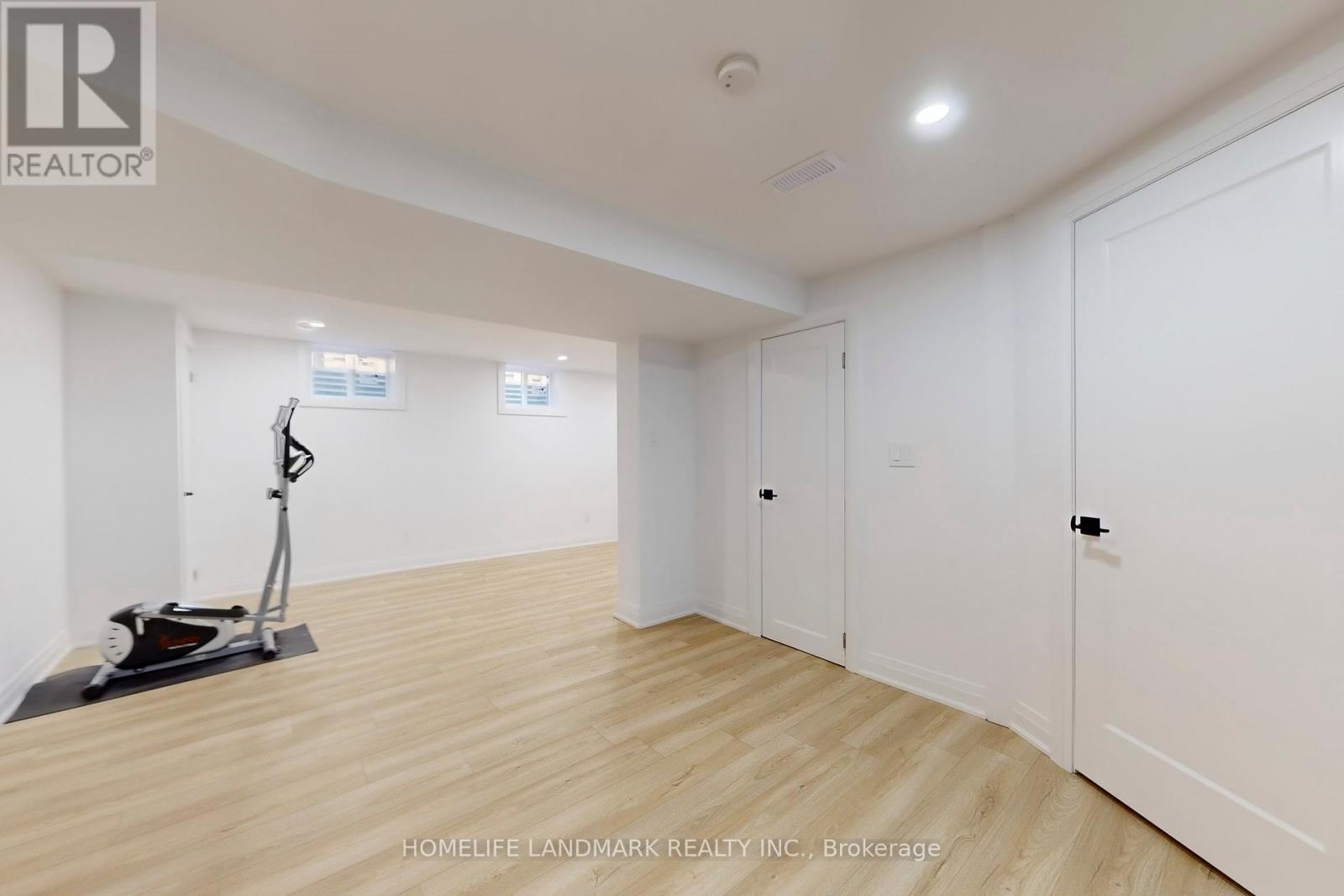1354 Kelly Road, Mississauga, Ontario  L5J 3V2 - Photo 39 - W12458513