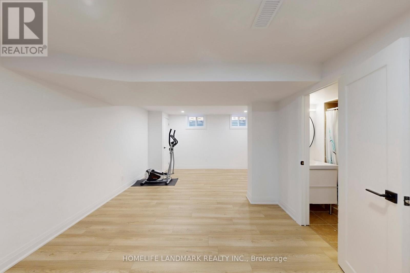 1354 Kelly Road, Mississauga, Ontario  L5J 3V2 - Photo 40 - W12458513
