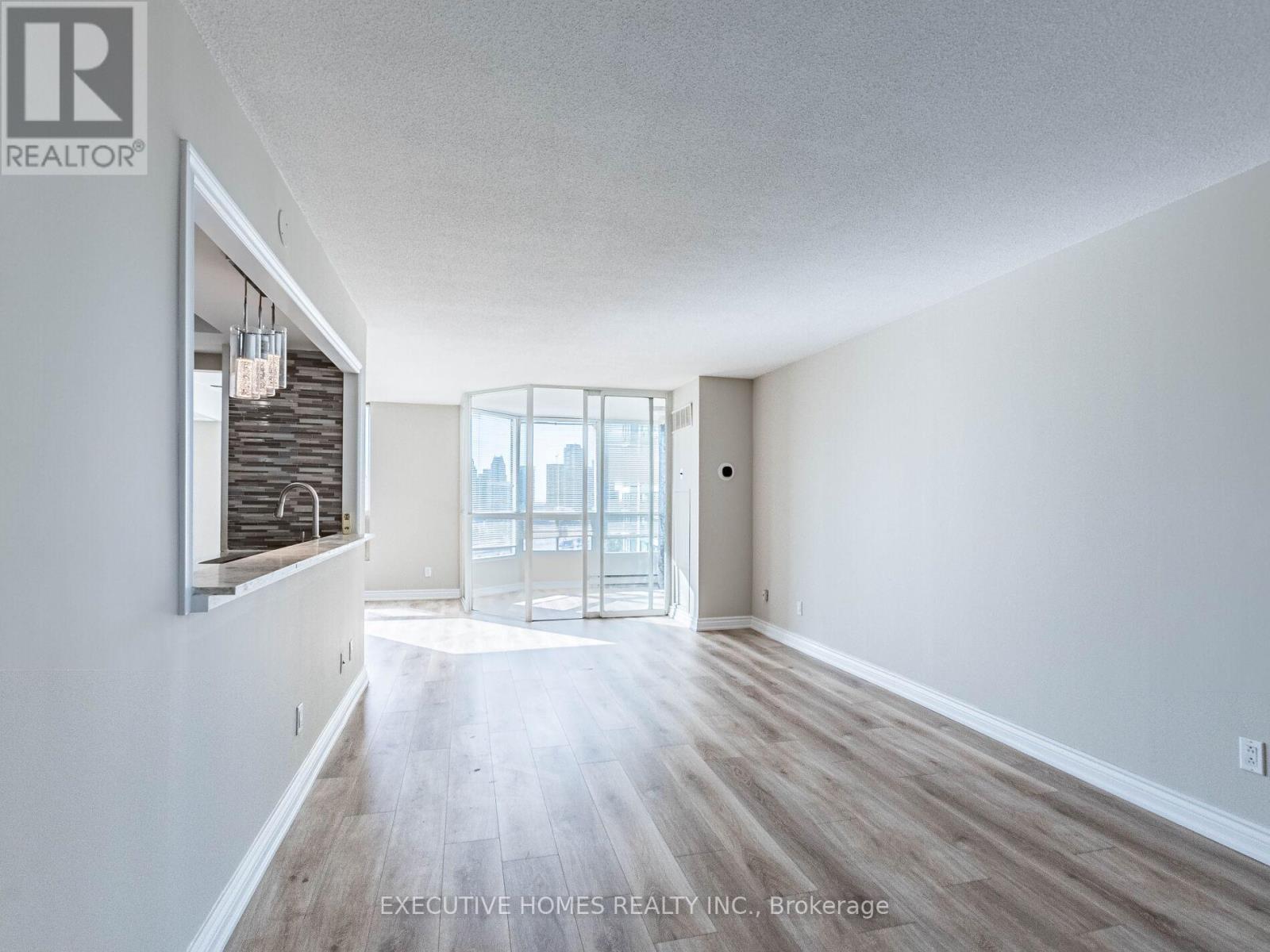 1504 - 4450 Tucana Court, Mississauga, Ontario  L5R 3R4 - Photo 4 - W12458517