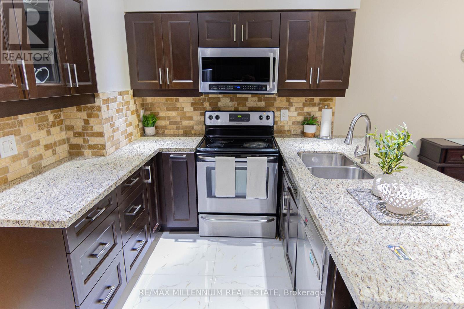 62 Cumberland Lane, Ajax, Ontario  L1S 7K4 - Photo 18 - E12458421